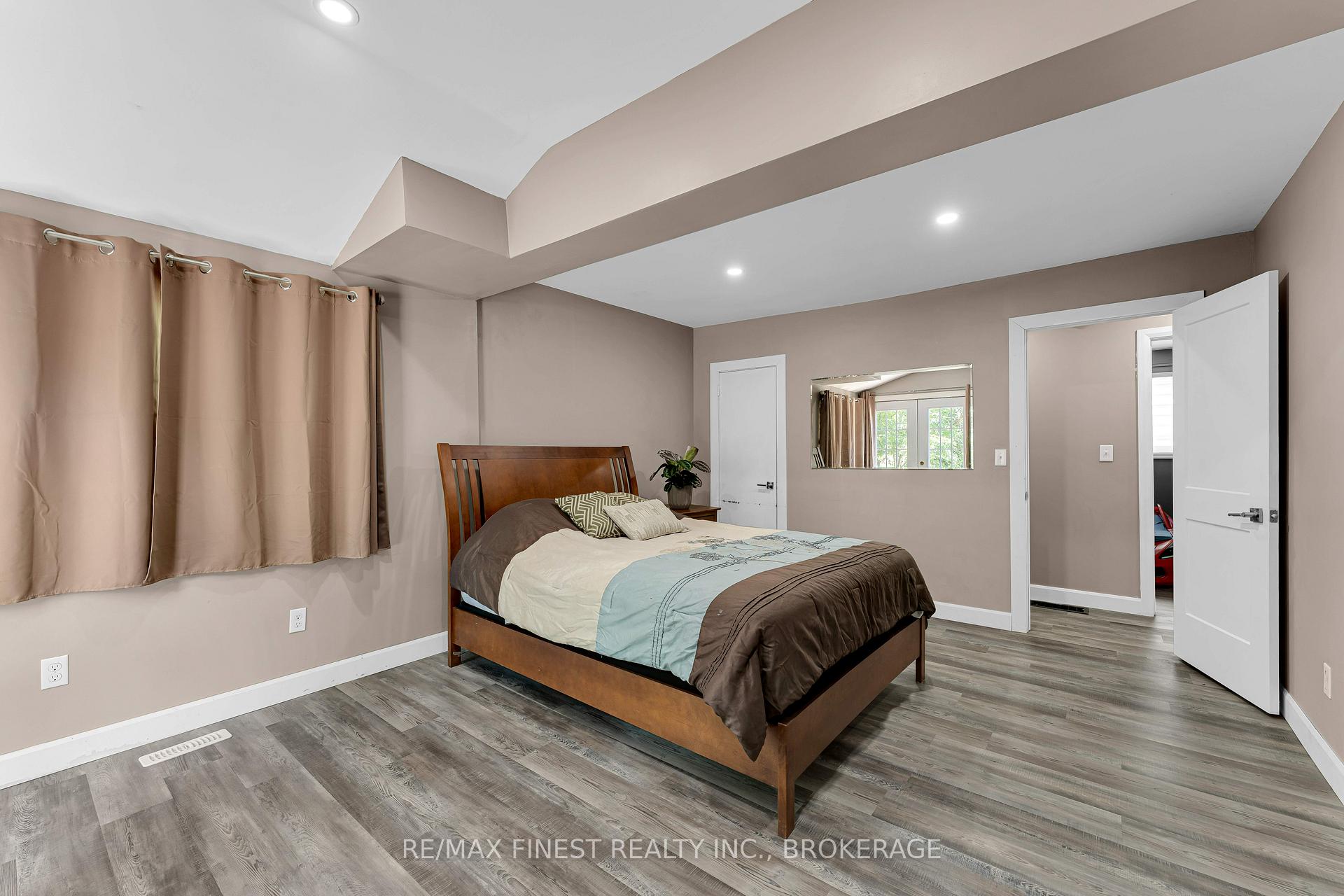Photo 16 of 2843 Perth Road, Kingston, City North of 401 — HOMEH