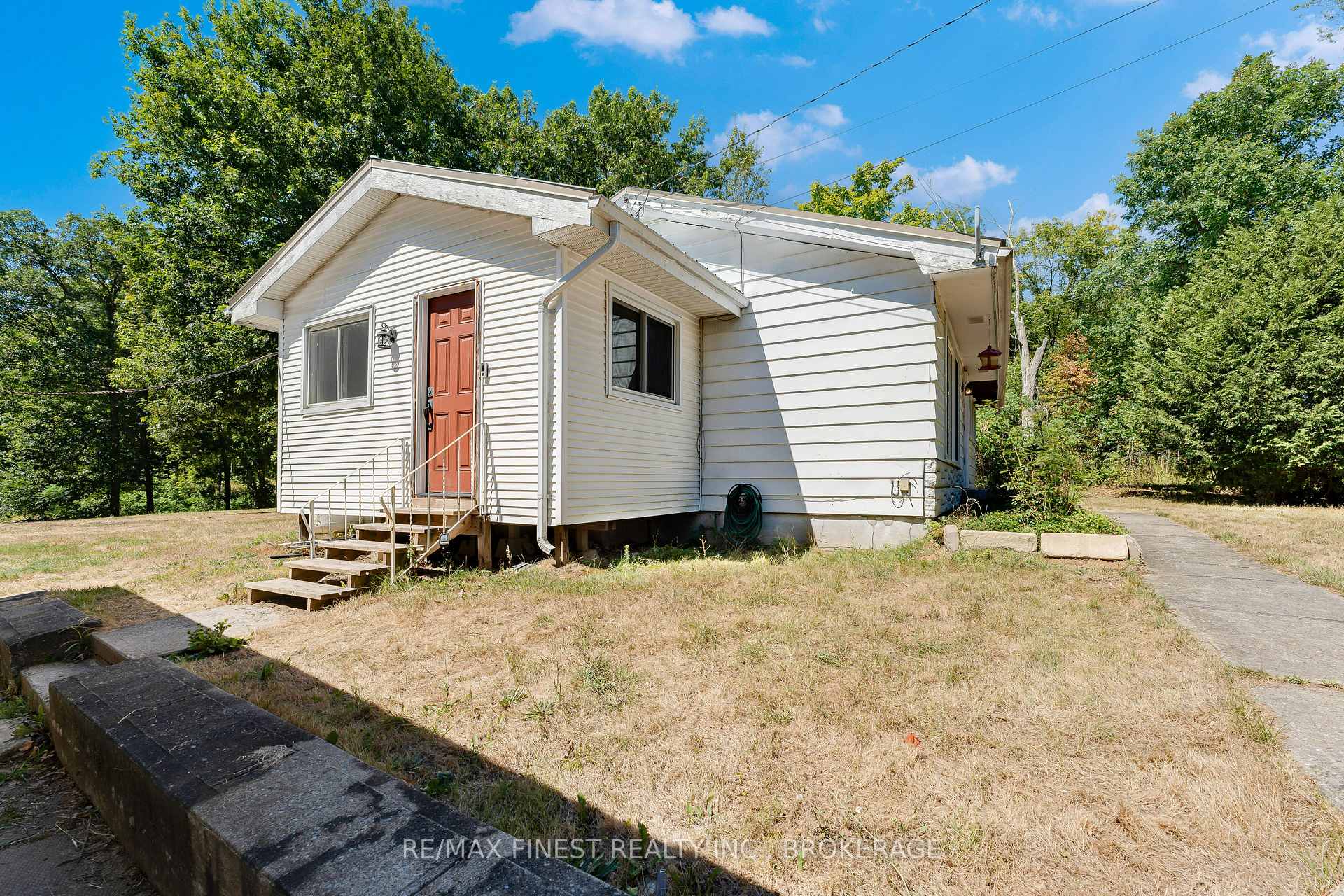 Photo 21 of 2843 Perth Road, Kingston, City North of 401 — HOMEH