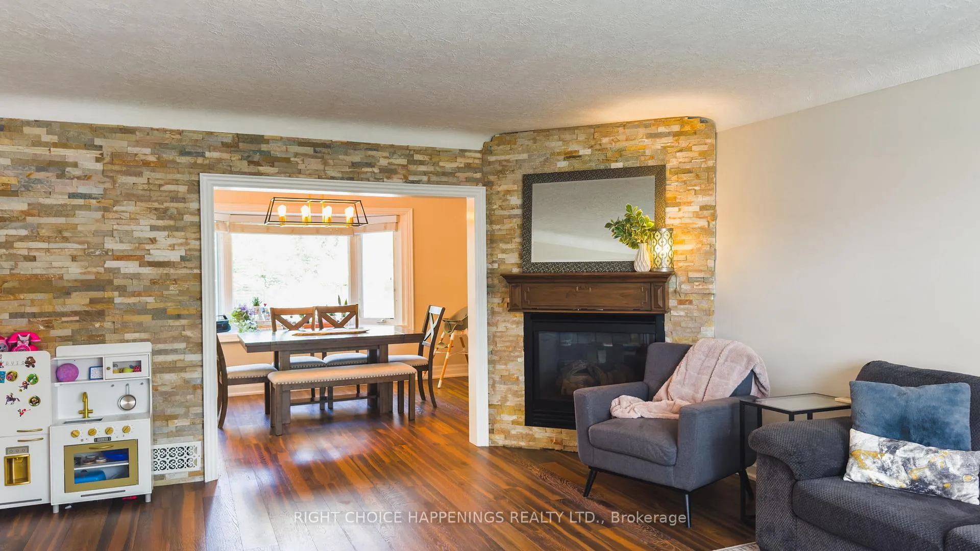 Photo 8 of 23 Heywood Avenue, St. Catharines, Bunting/Linwell — HOMEH