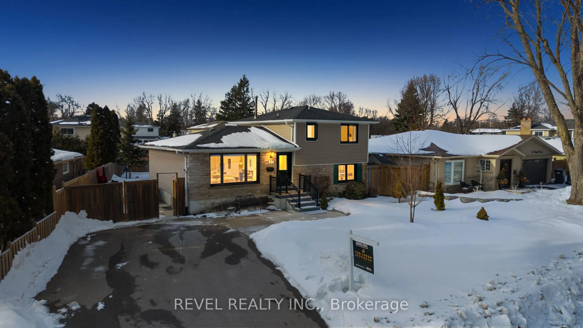 Photo 2 of 37 Ferndale Crescent, Brampton, Brampton East — HOMEH