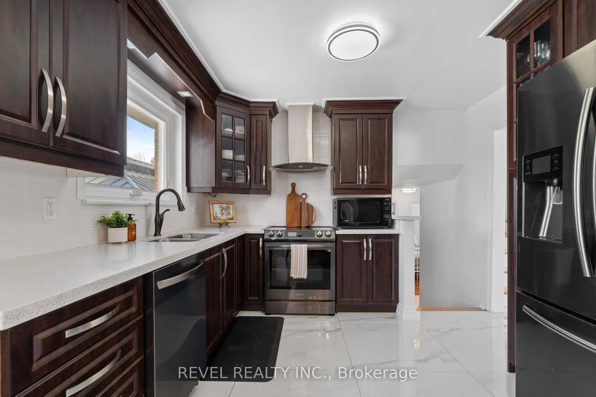 Photo 8 of 37 Ferndale Crescent, Brampton, Brampton East — HOMEH