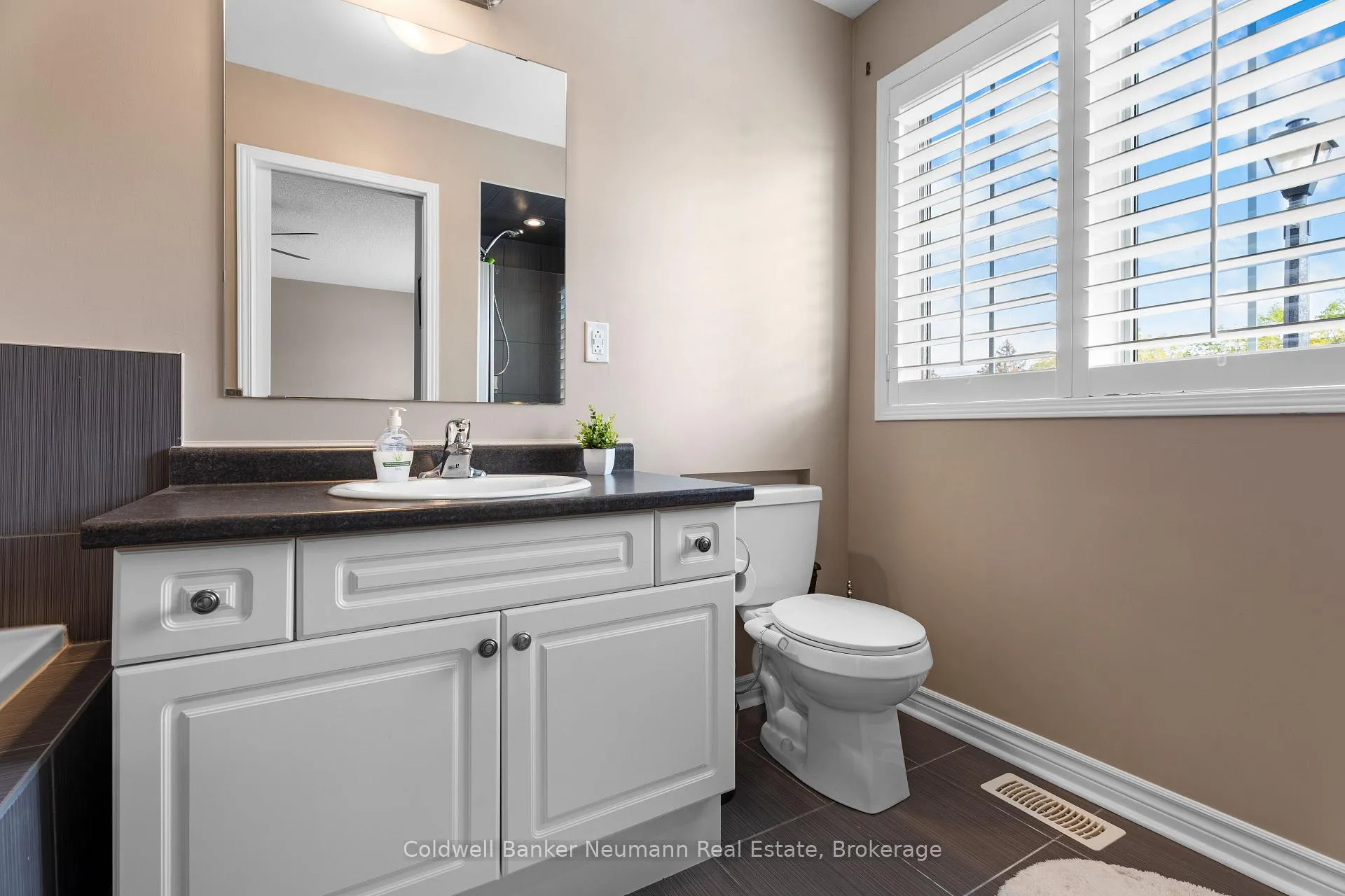 Photo 14 of Unit 71, 1035 Victoria Road S, Guelph, Kortright East — HOMEH
