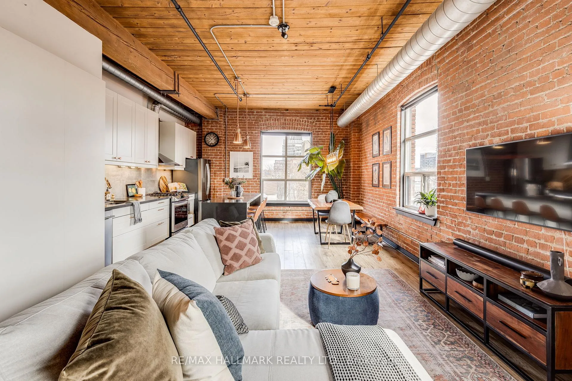 Photo 3 of Unit 406, 426 Queen Street E, Toronto, Regent Park — HOMEH