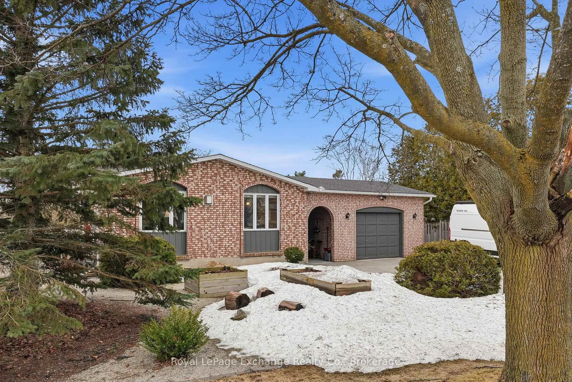 Photo 3 of 446 Highland Drive, Kincardine — HOMEH