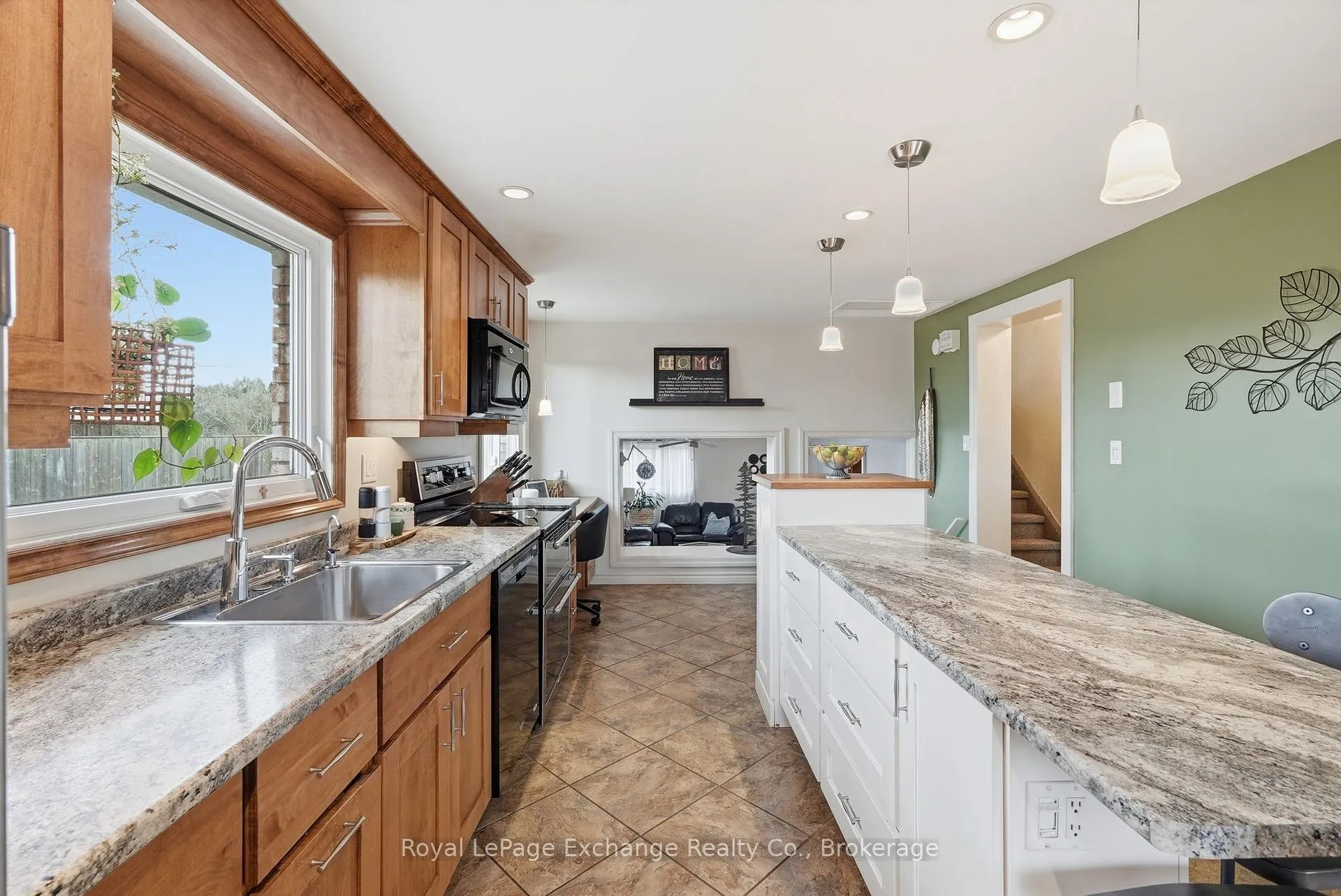 Photo 13 of 446 Highland Drive, Kincardine — HOMEH
