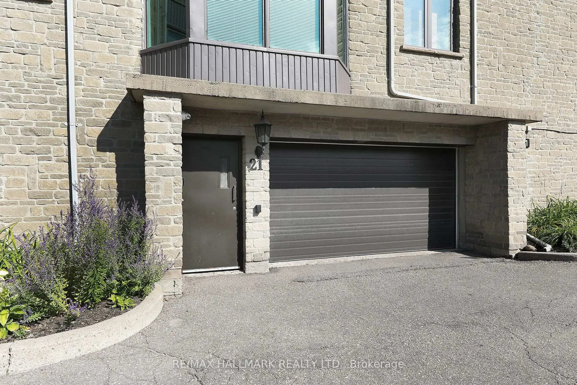 Photo 2 of Unit 305, 21 George Street, Aurora, Aurora Village — HOMEH