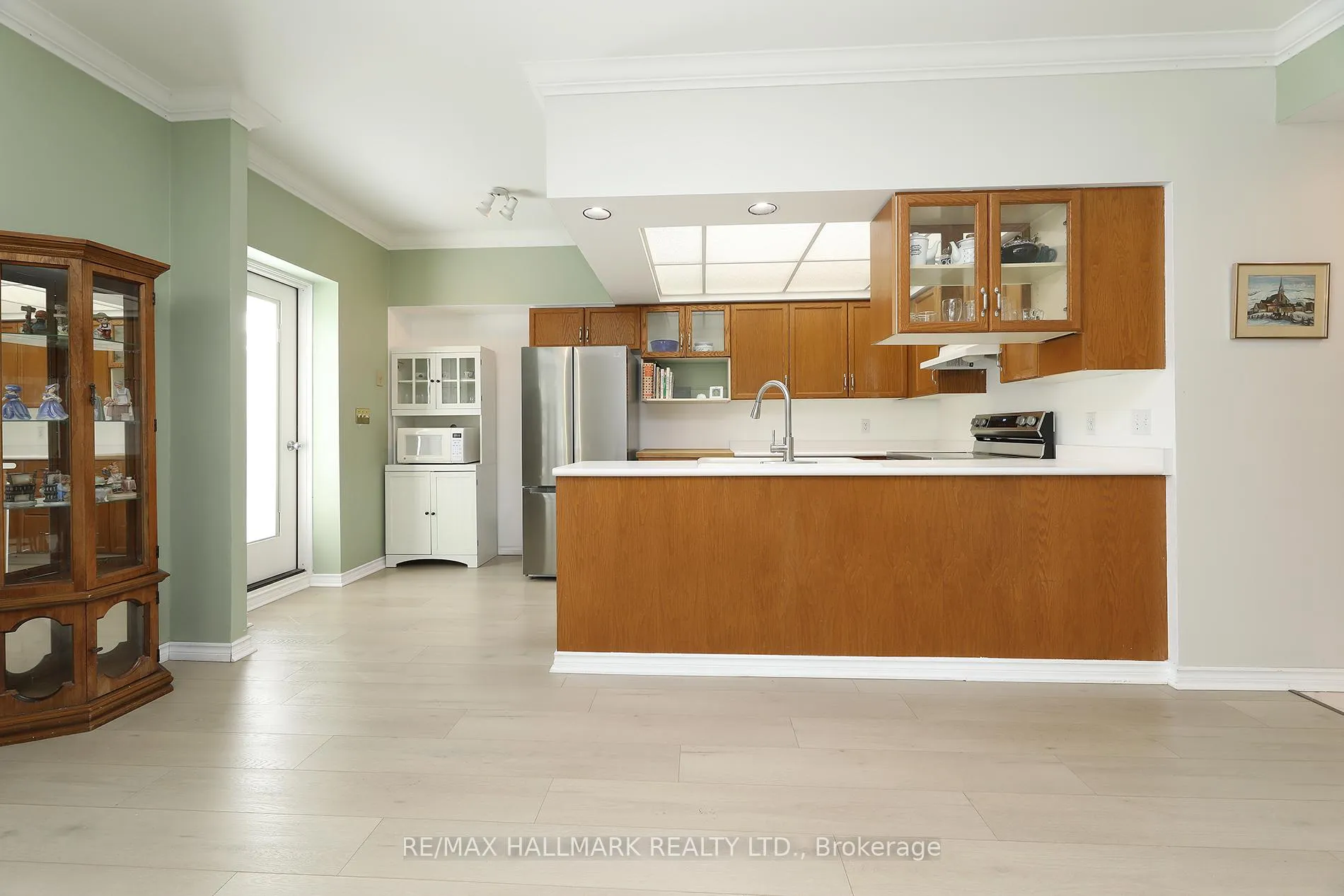 Photo 5 of Unit 305, 21 George Street, Aurora, Aurora Village — HOMEH