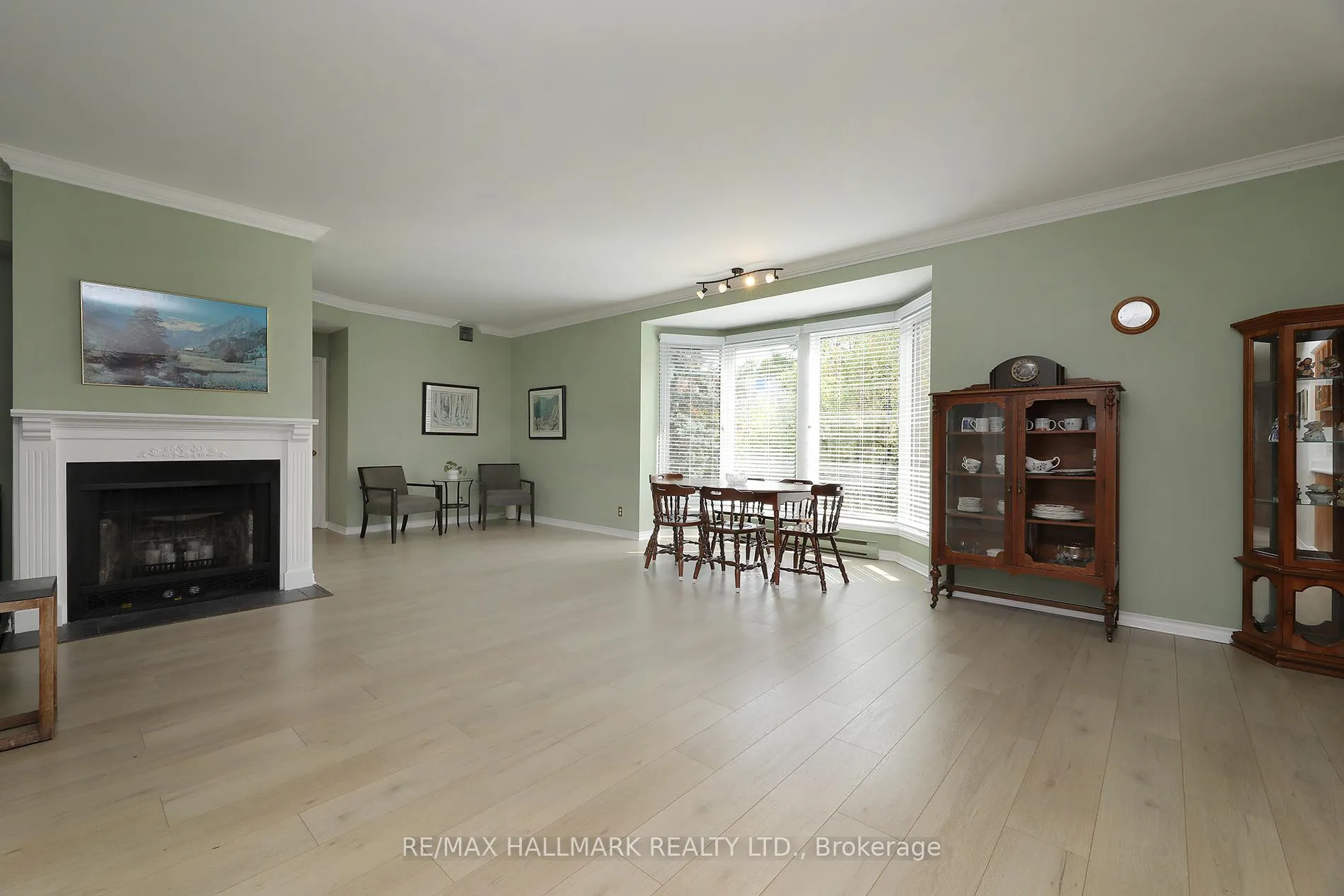 Photo 11 of Unit 305, 21 George Street, Aurora, Aurora Village — HOMEH