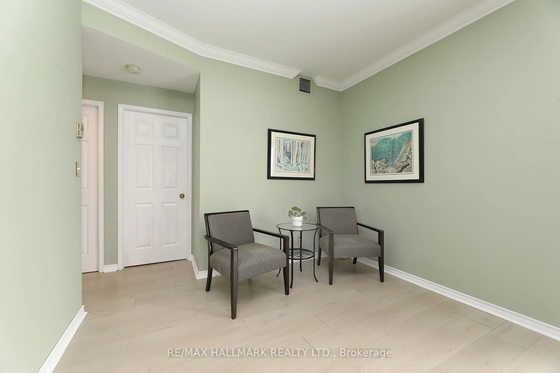 Photo 15 of Unit 305, 21 George Street, Aurora, Aurora Village — HOMEH