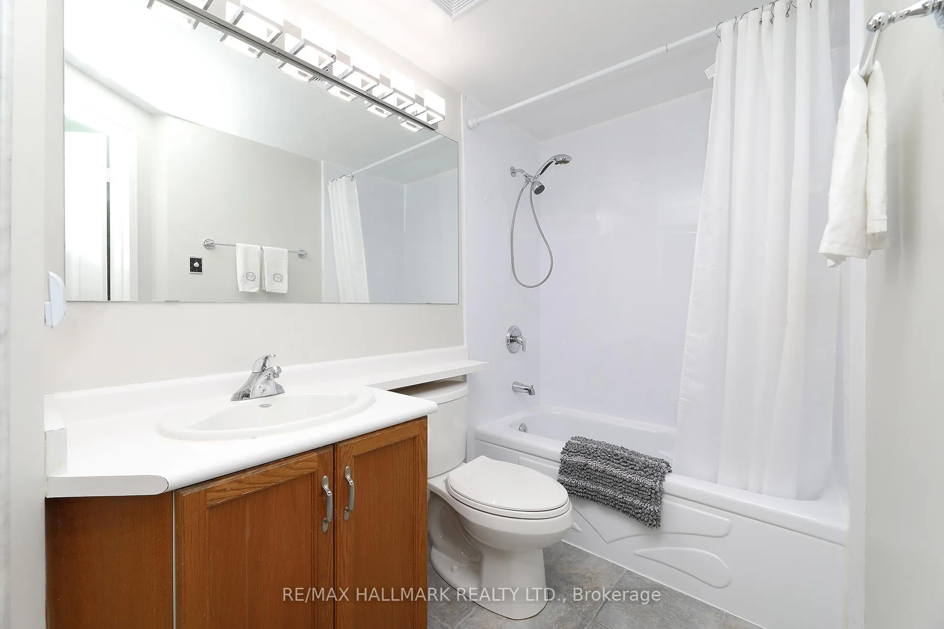 Photo 20 of Unit 305, 21 George Street, Aurora, Aurora Village — HOMEH
