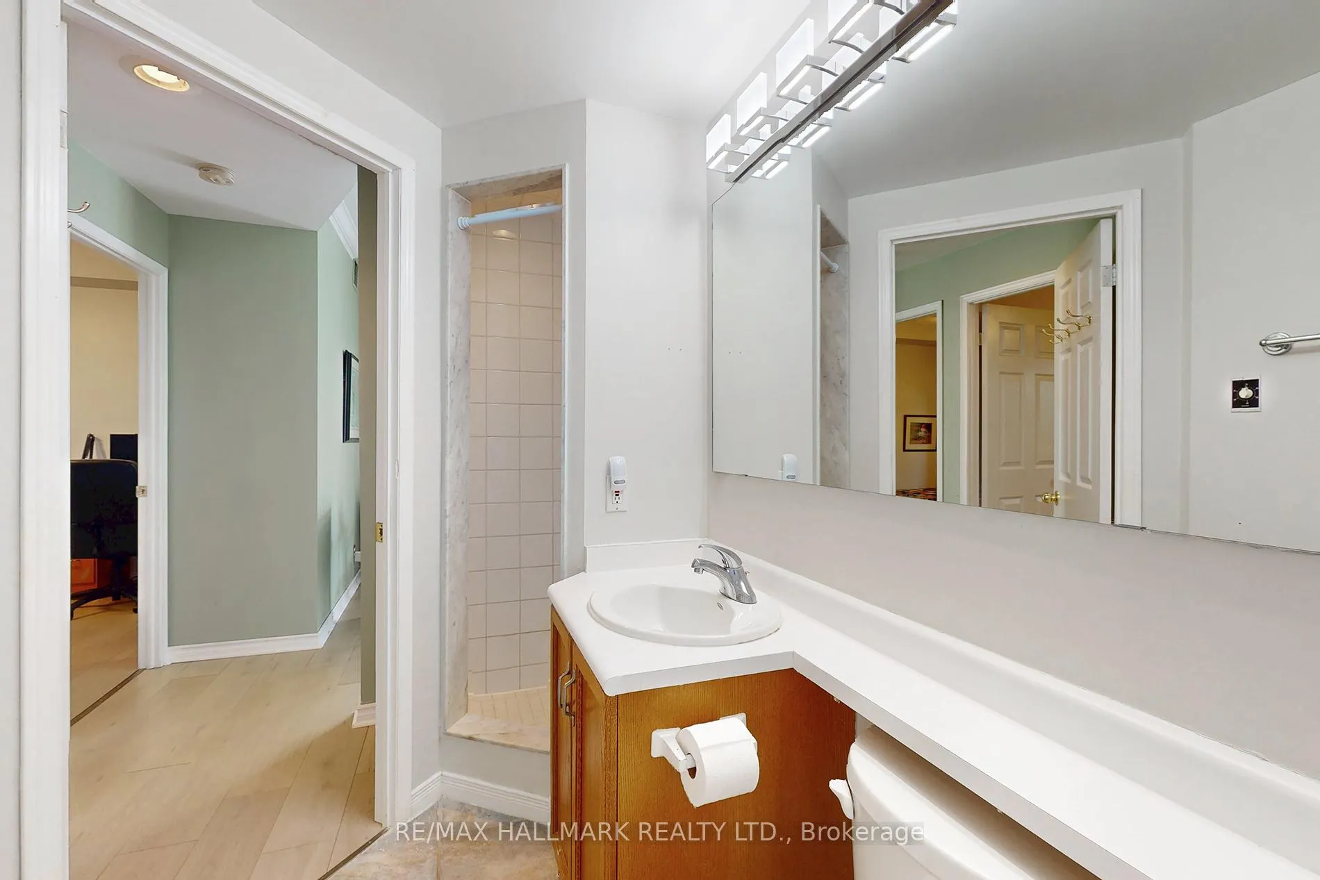 Photo 21 of Unit 305, 21 George Street, Aurora, Aurora Village — HOMEH