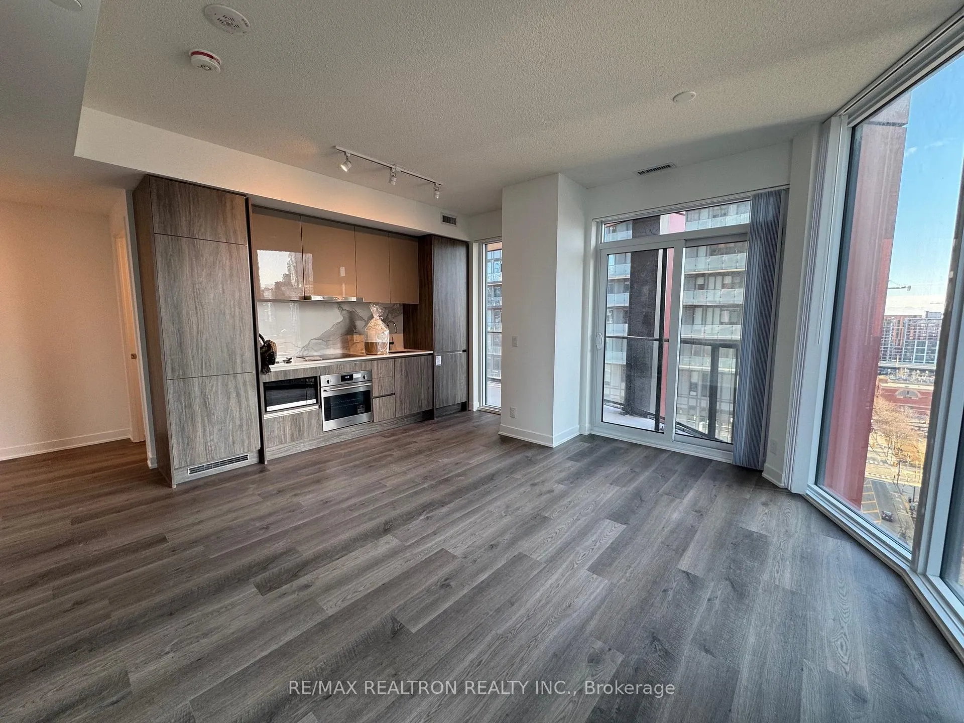 Photo 8 of Unit 1810, 180 Front Street E, Toronto, Moss Park — HOMEH