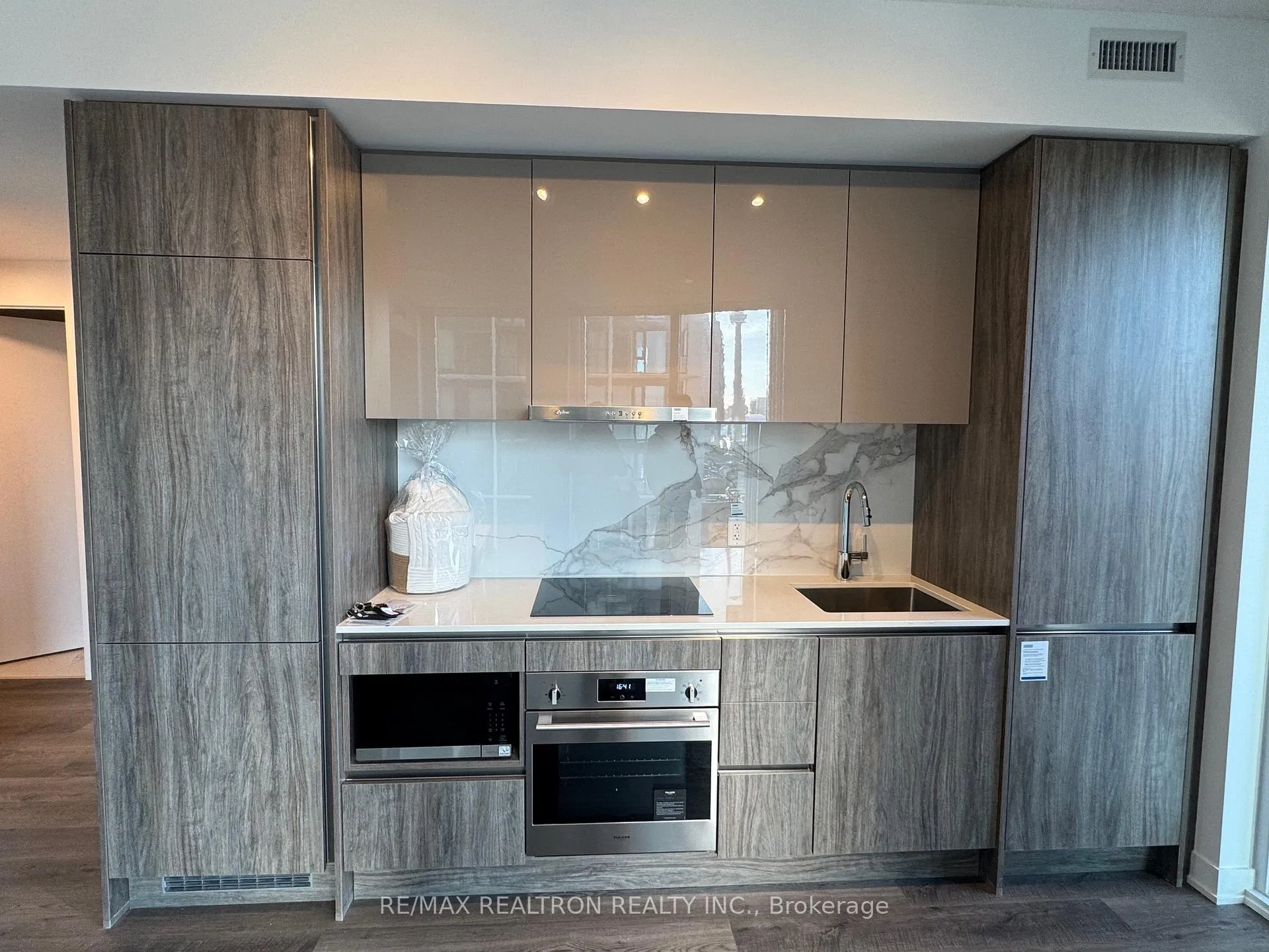 Photo 9 of Unit 1810, 180 Front Street E, Toronto, Moss Park — HOMEH