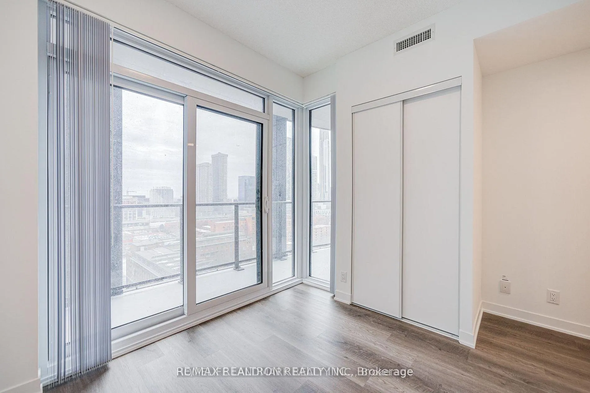 Photo 14 of Unit 1810, 180 Front Street E, Toronto, Moss Park — HOMEH