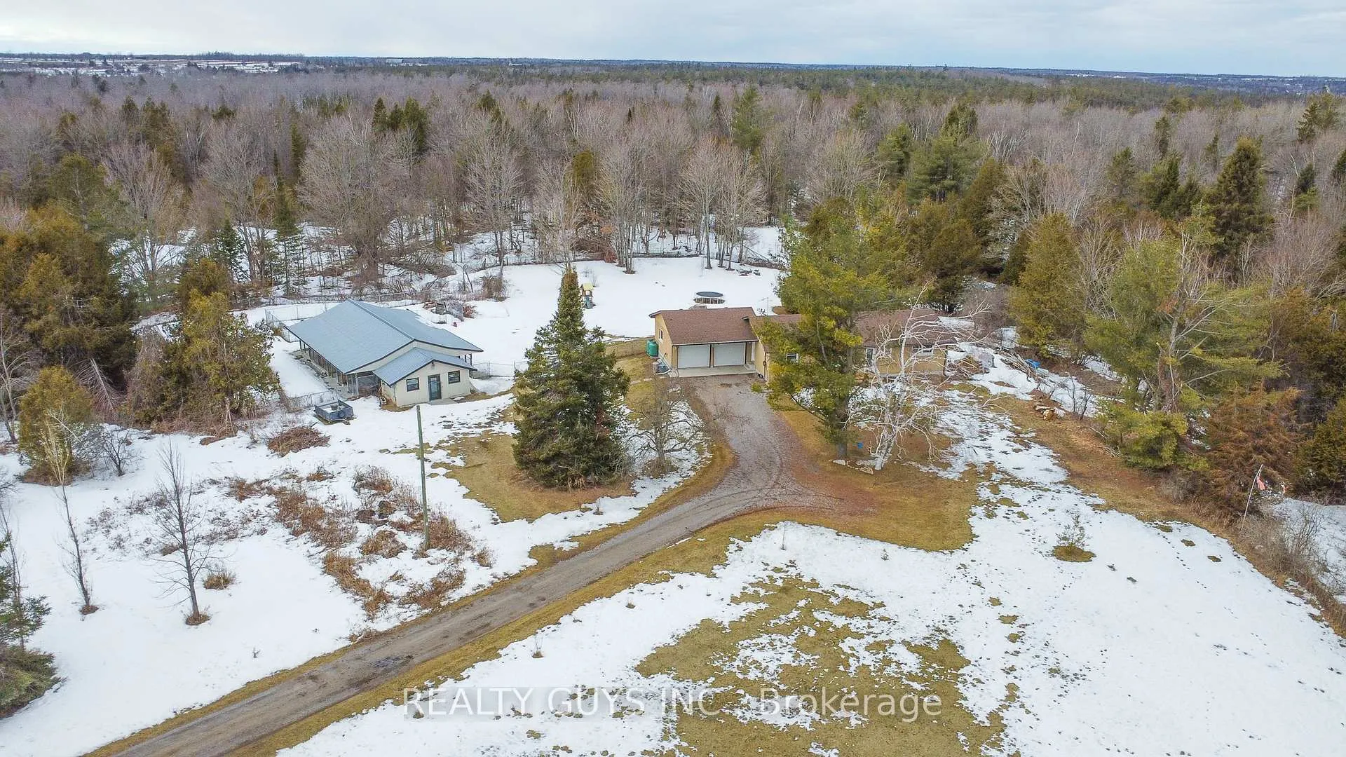 Photo 4 of 316 Douglas Road, Douro-Dummer — HOMEH