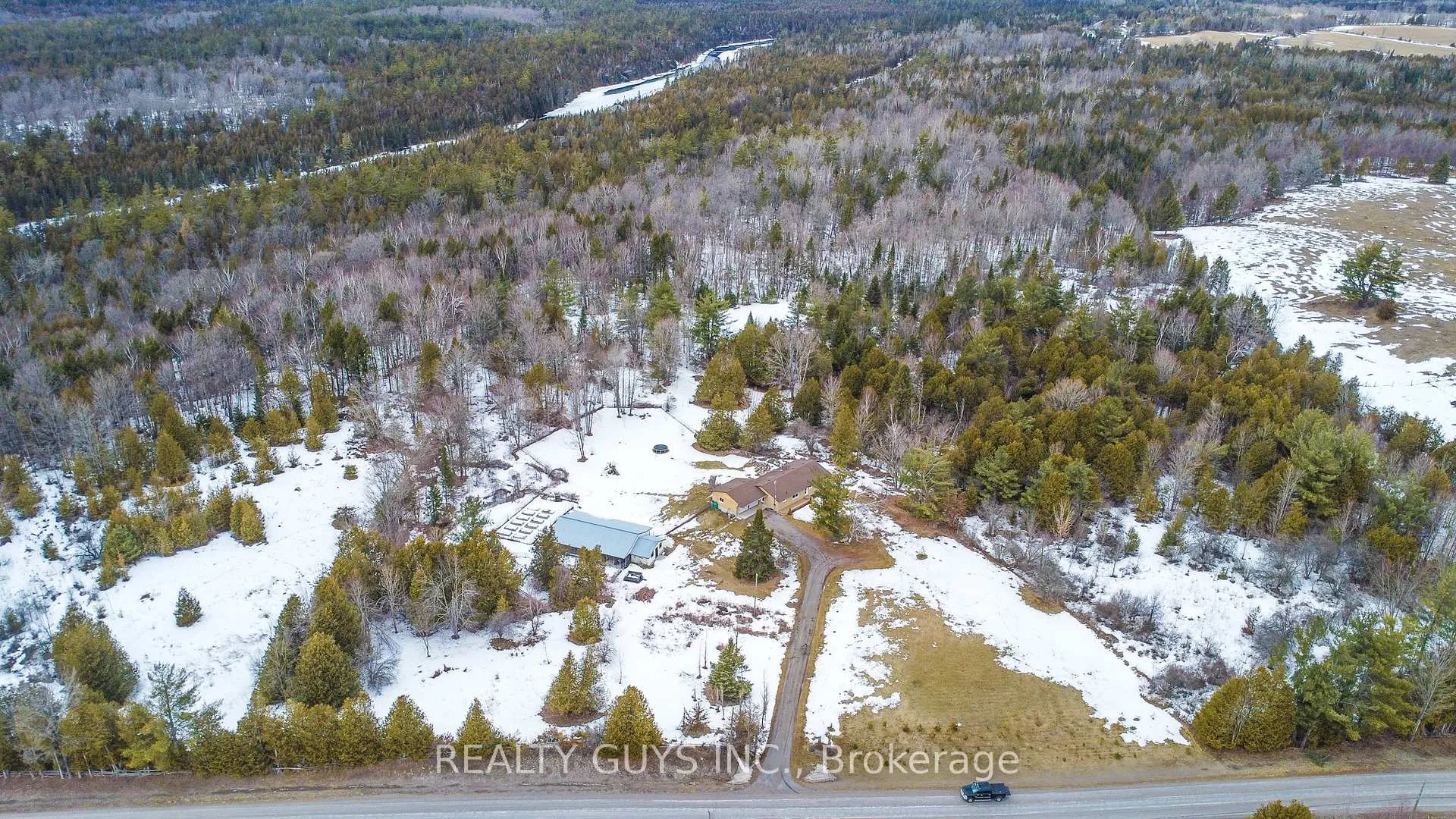 Photo 5 of 316 Douglas Road, Douro-Dummer — HOMEH