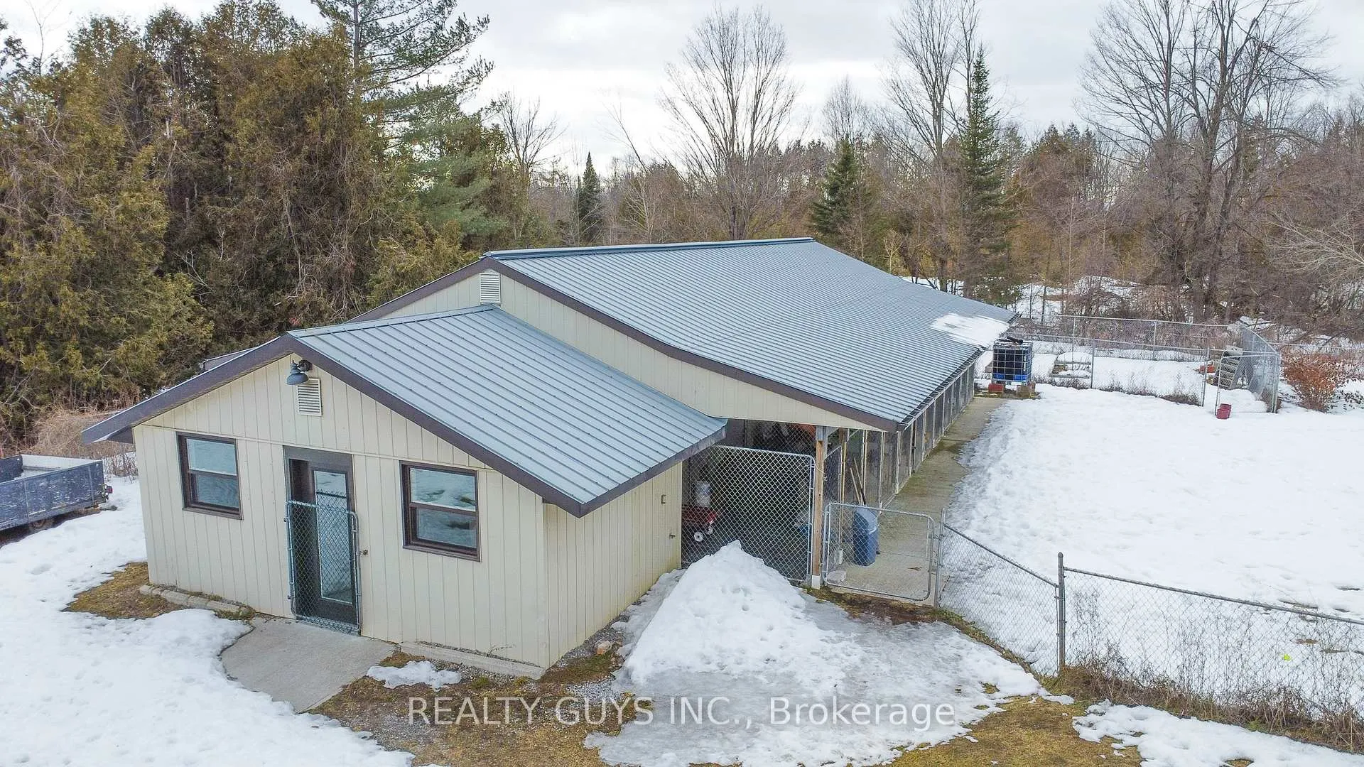 Photo 10 of 316 Douglas Road, Douro-Dummer — HOMEH