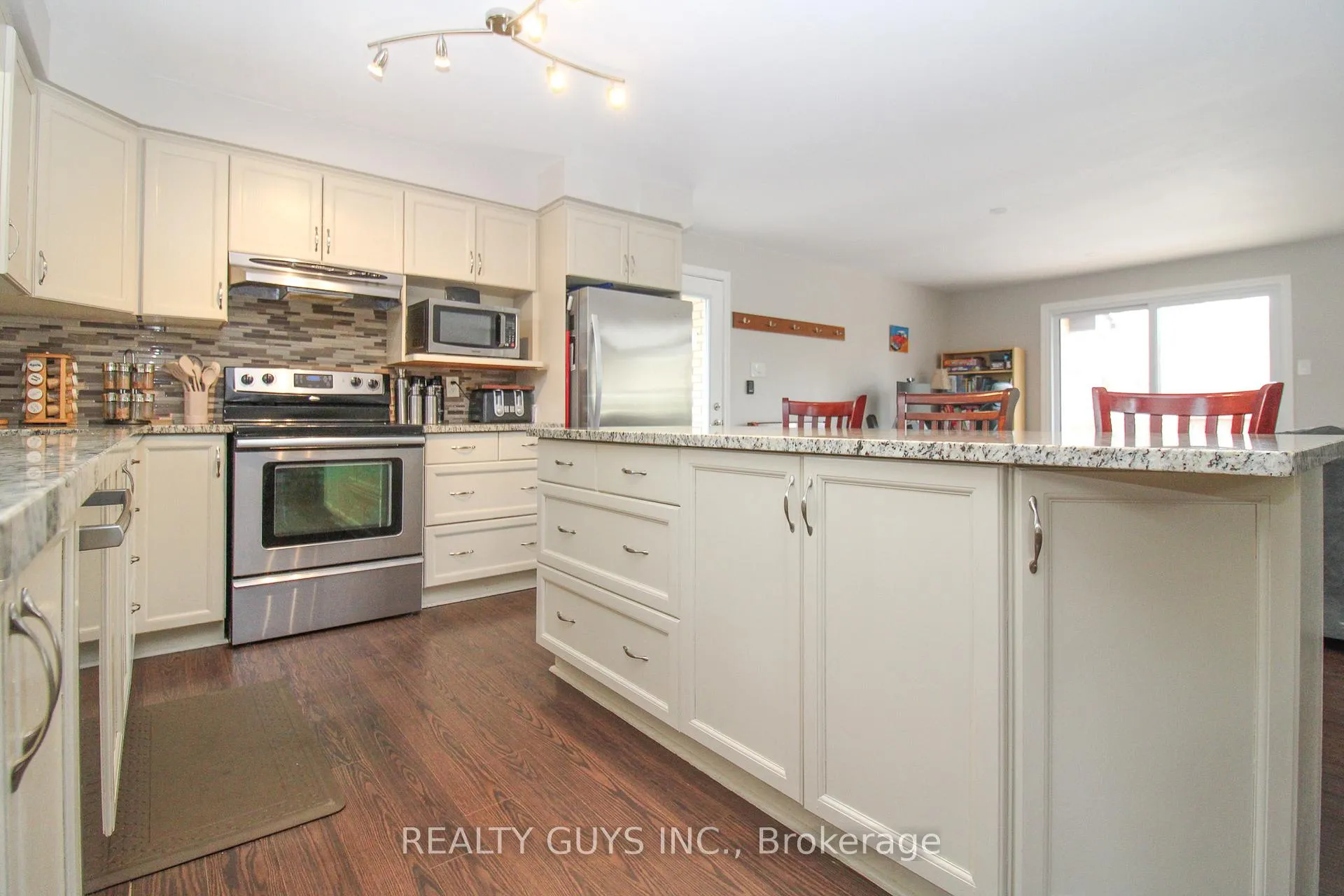 Photo 20 of 316 Douglas Road, Douro-Dummer — HOMEH