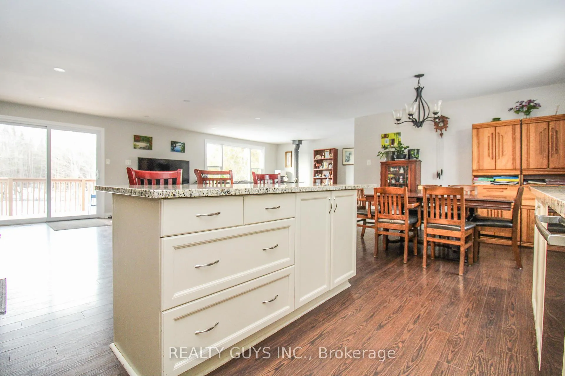 Photo 21 of 316 Douglas Road, Douro-Dummer — HOMEH
