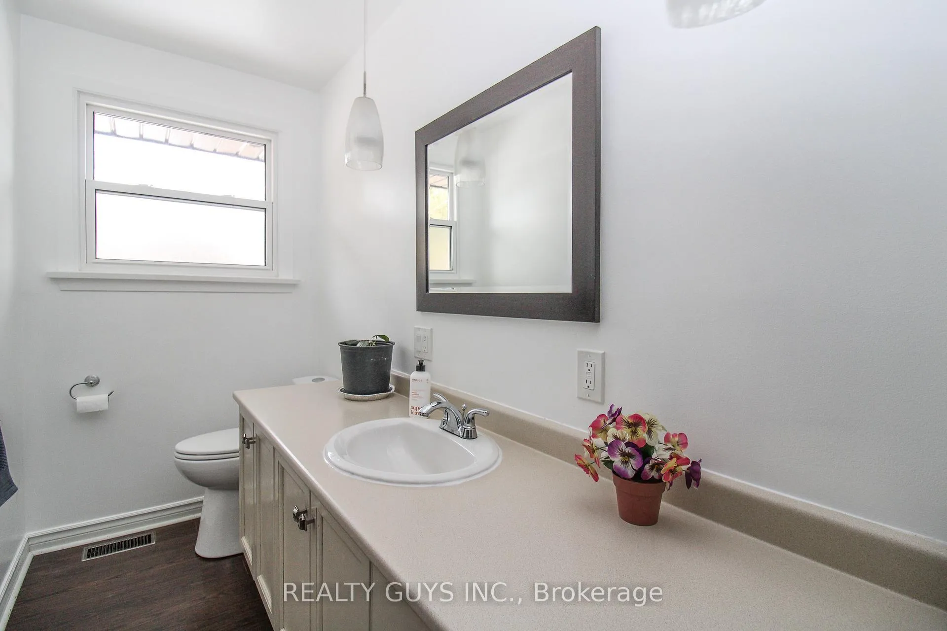 Photo 37 of 316 Douglas Road, Douro-Dummer — HOMEH