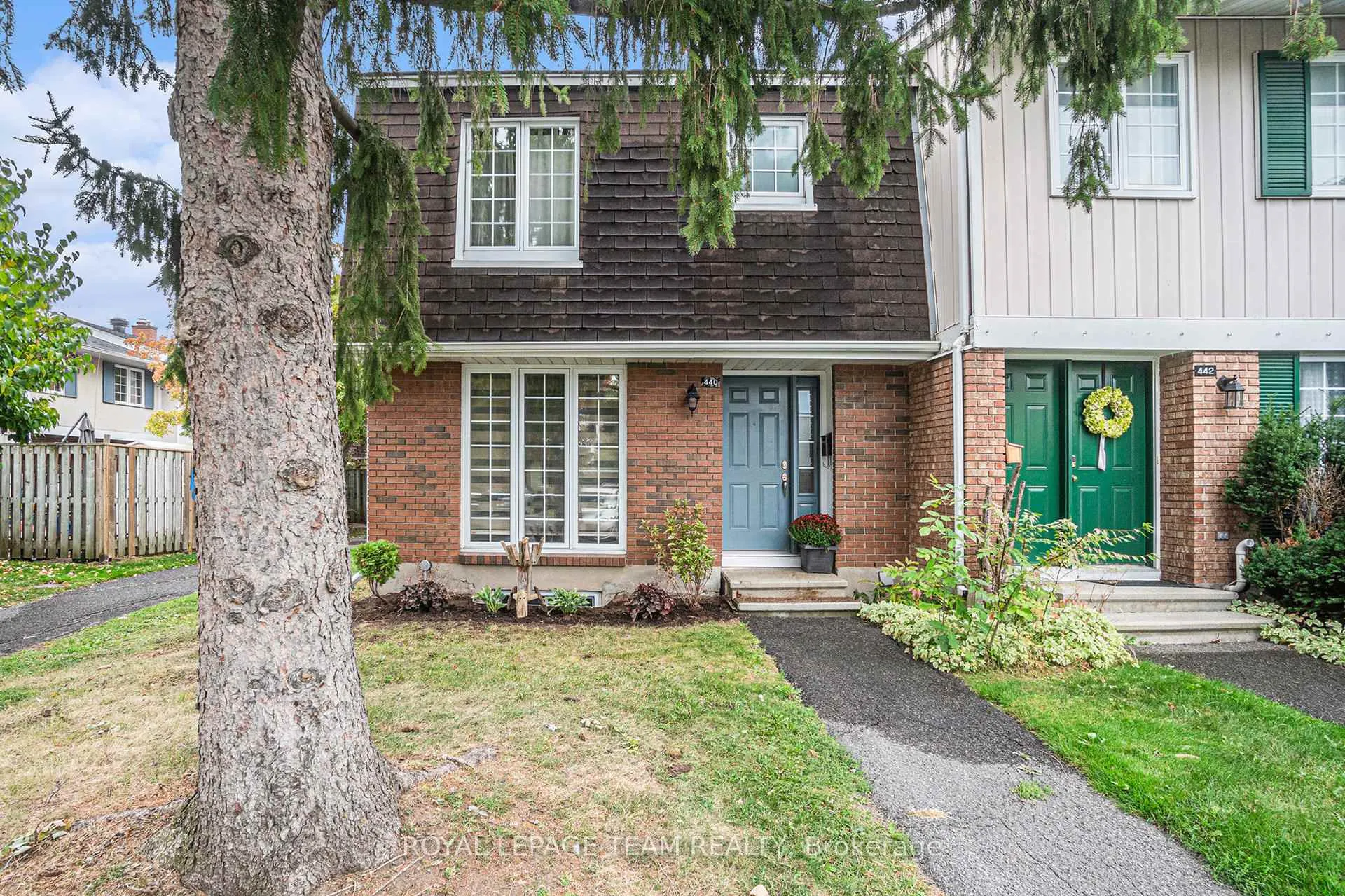 Front of 440 Kintyre Private
