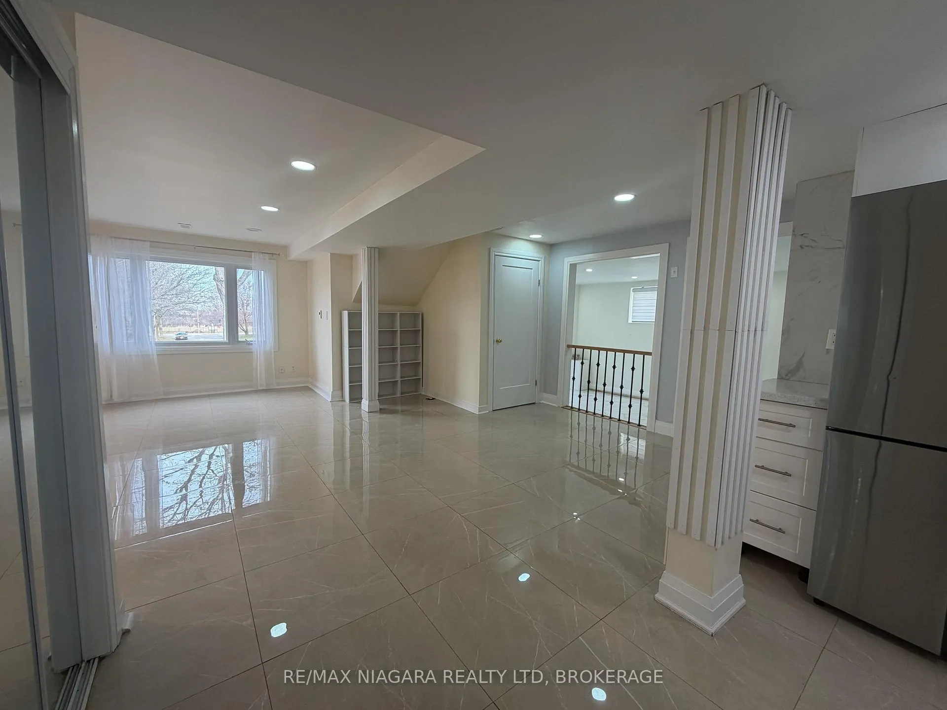 Photo 2 of Unit Lower, 42 Hemlock Street, St. Catharines, Burleigh Hill — HOMEH