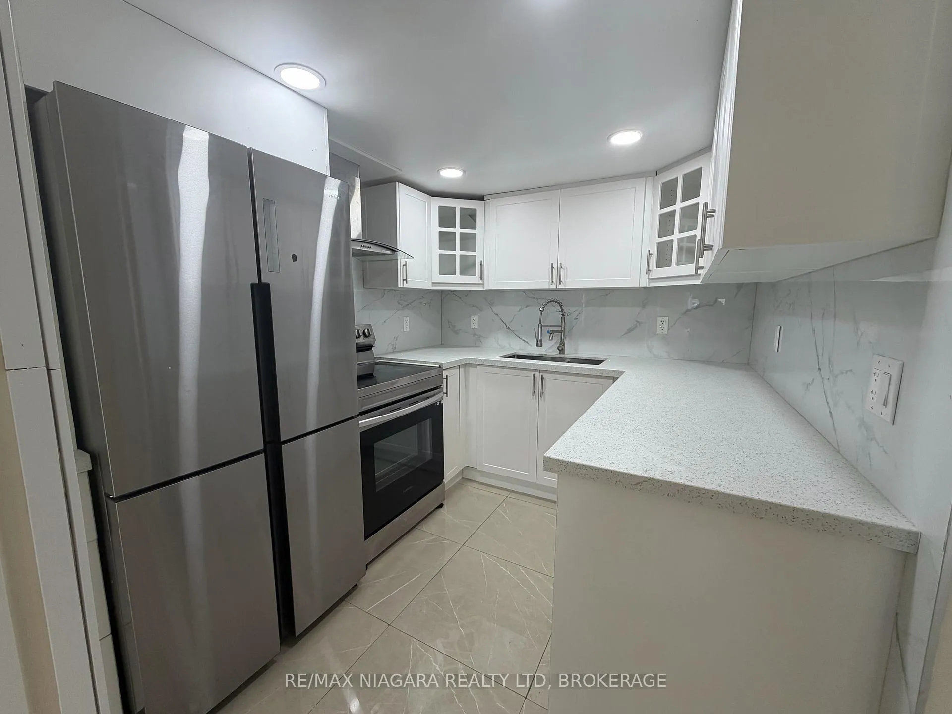 Photo 6 of Unit Lower, 42 Hemlock Street, St. Catharines, Burleigh Hill — HOMEH