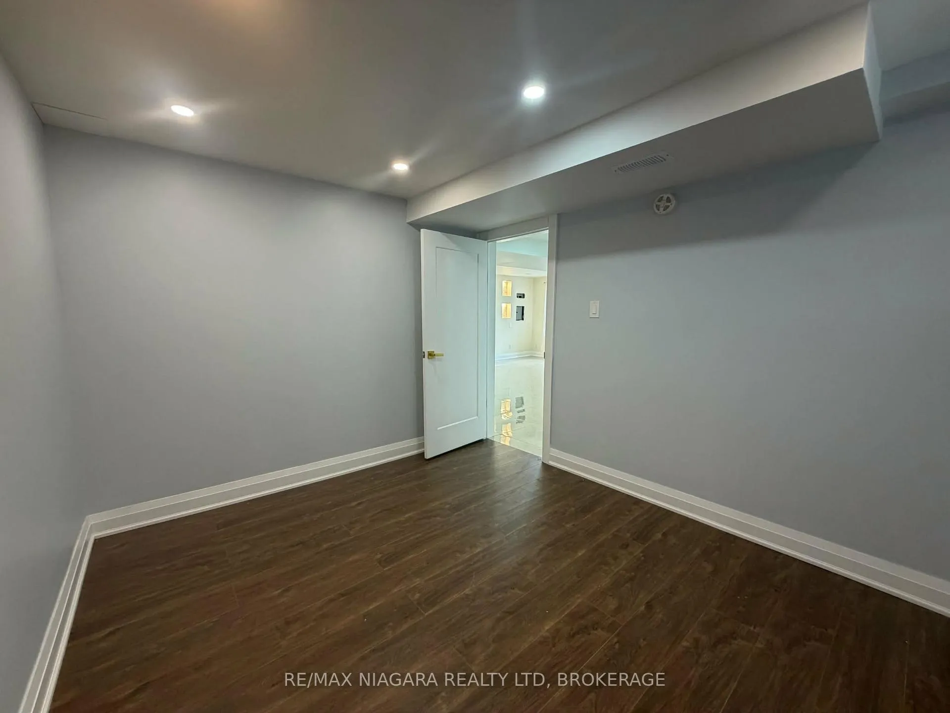 Photo 7 of Unit Lower, 42 Hemlock Street, St. Catharines, Burleigh Hill — HOMEH