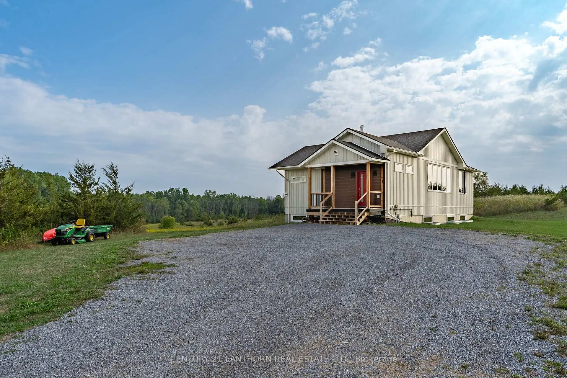 Photo 5 of 581 Frankford Road, Quinte West, Frankford Ward — HOMEH