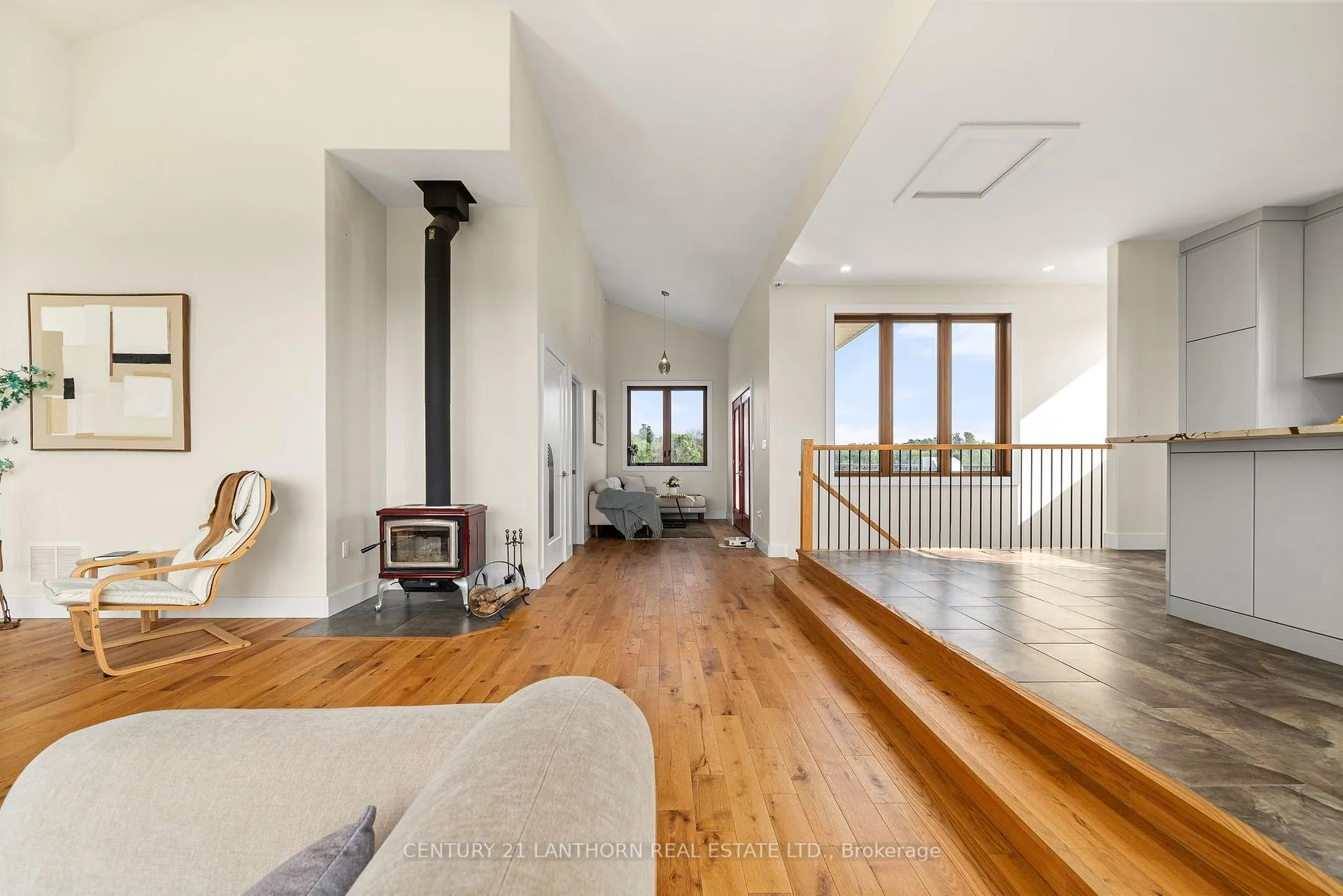 Photo 13 of 581 Frankford Road, Quinte West, Frankford Ward — HOMEH