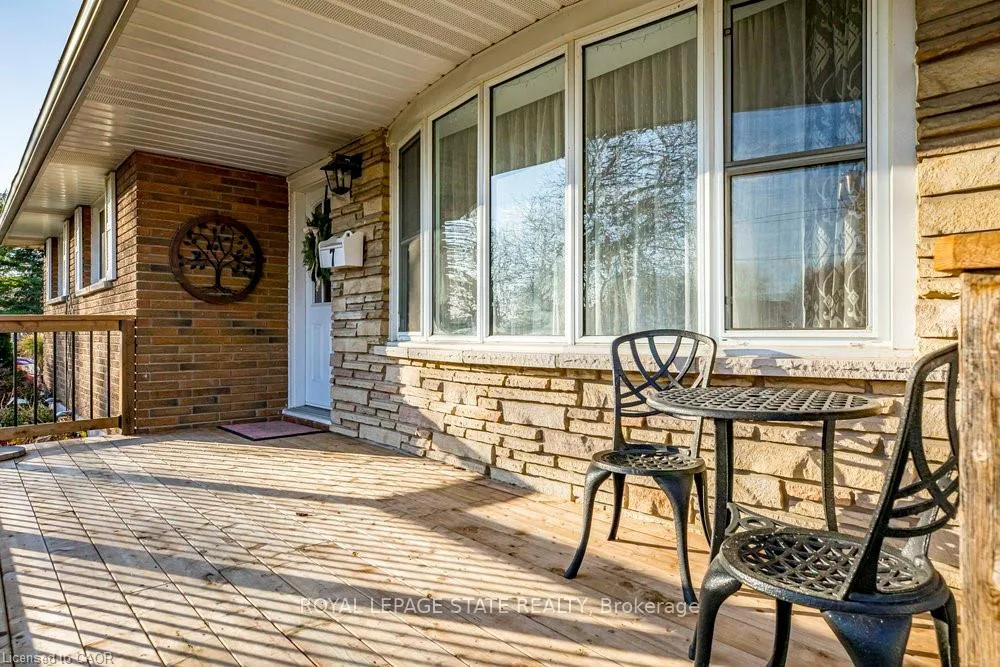 Photo 2 of 7 Prince Charles Drive, St. Catharines, Lakeport — HOMEH