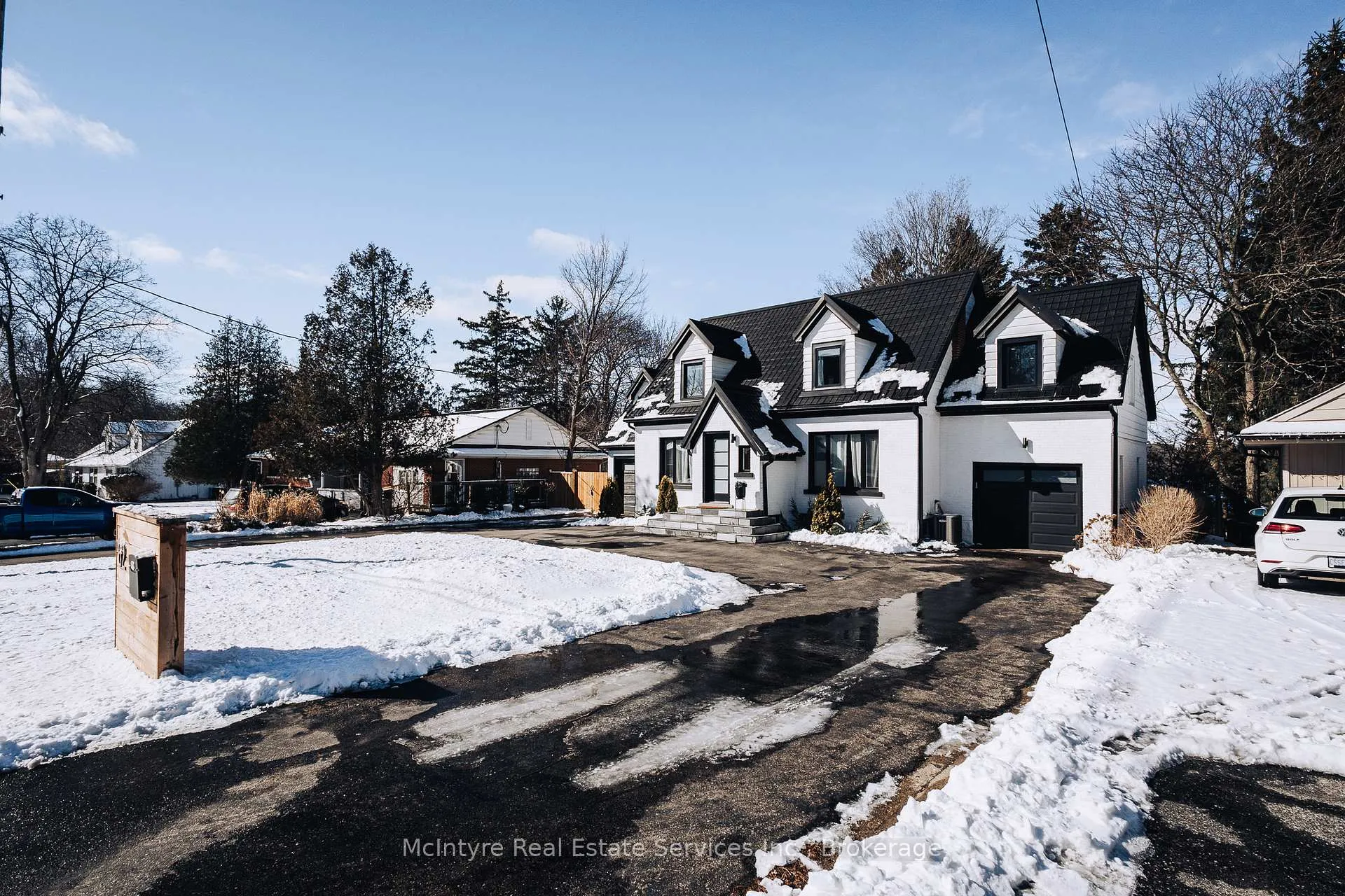 Photo 2 of 62 Lang Crescent, Kitchener, Bridgeport — HOMEH