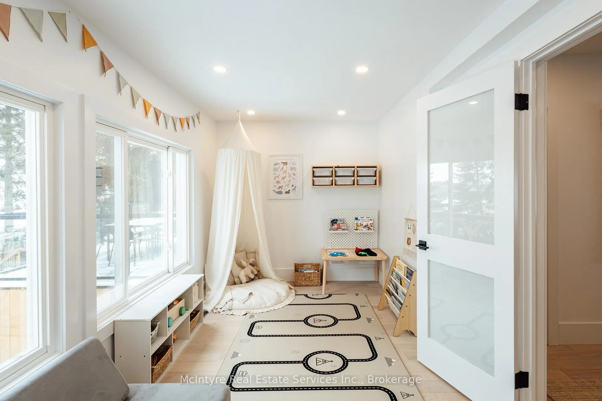Photo 11 of 62 Lang Crescent, Kitchener, Bridgeport — HOMEH