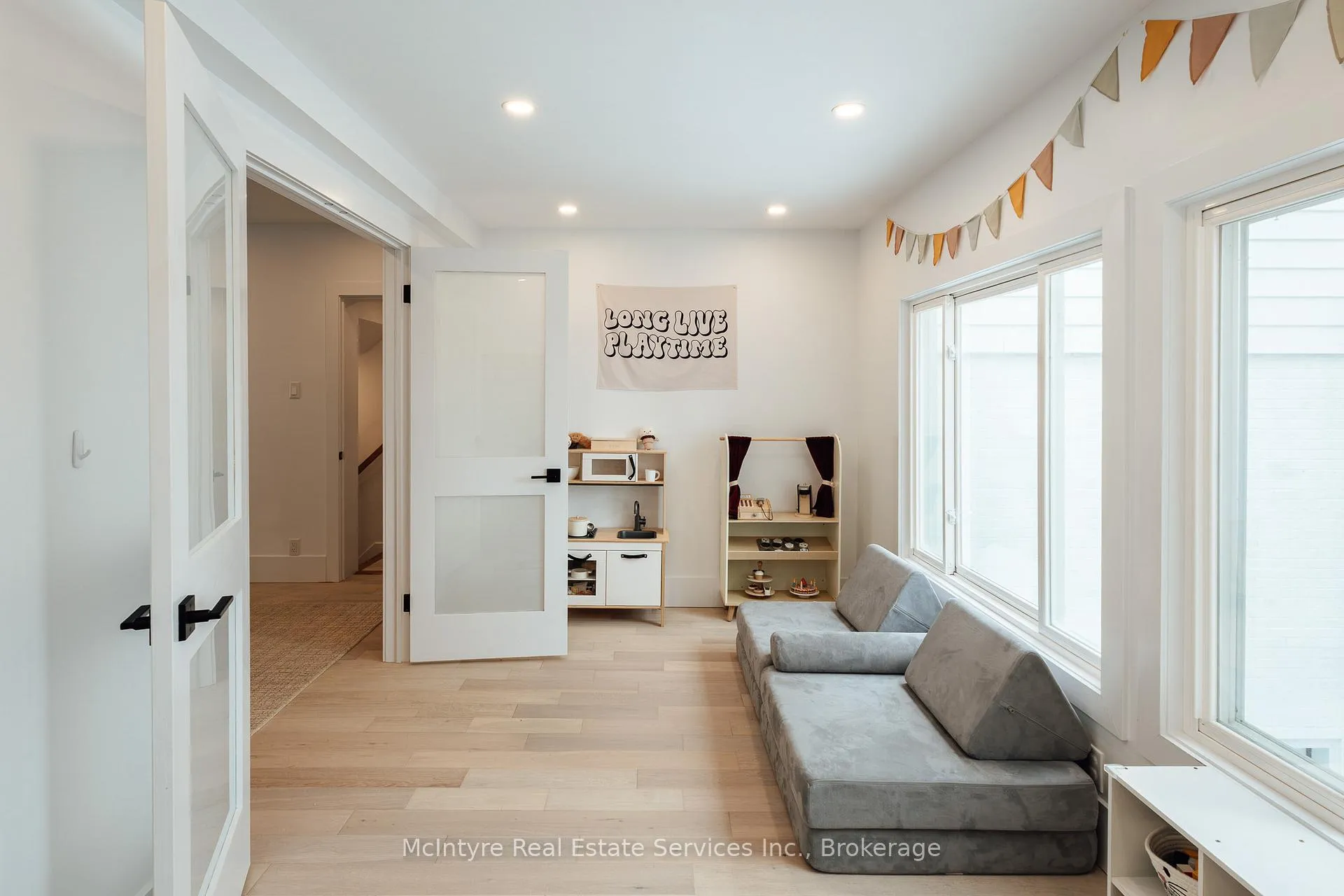 Photo 12 of 62 Lang Crescent, Kitchener, Bridgeport — HOMEH