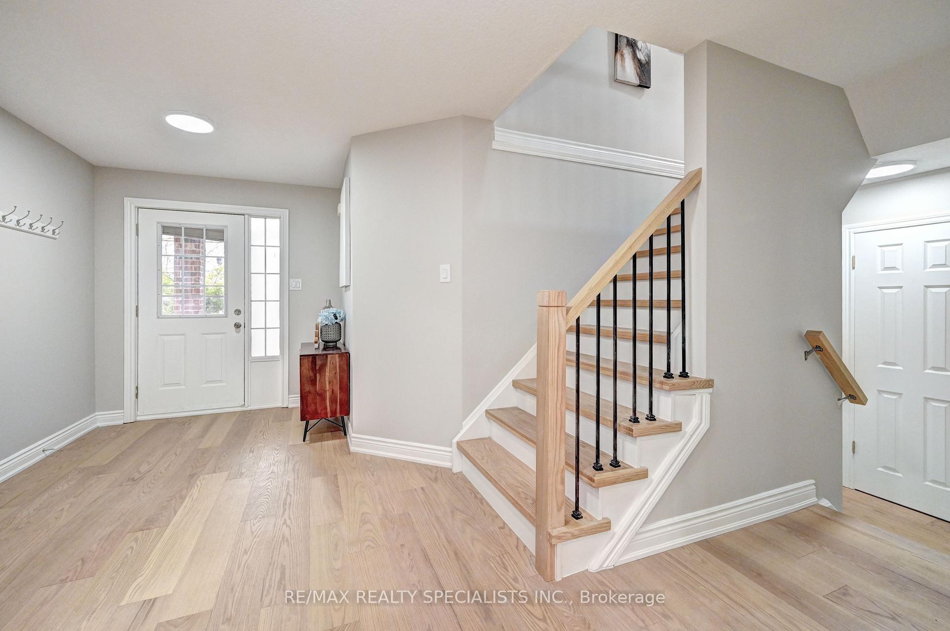 Photo 2 of 42 Bridleridge Street, Kitchener — HOMEH