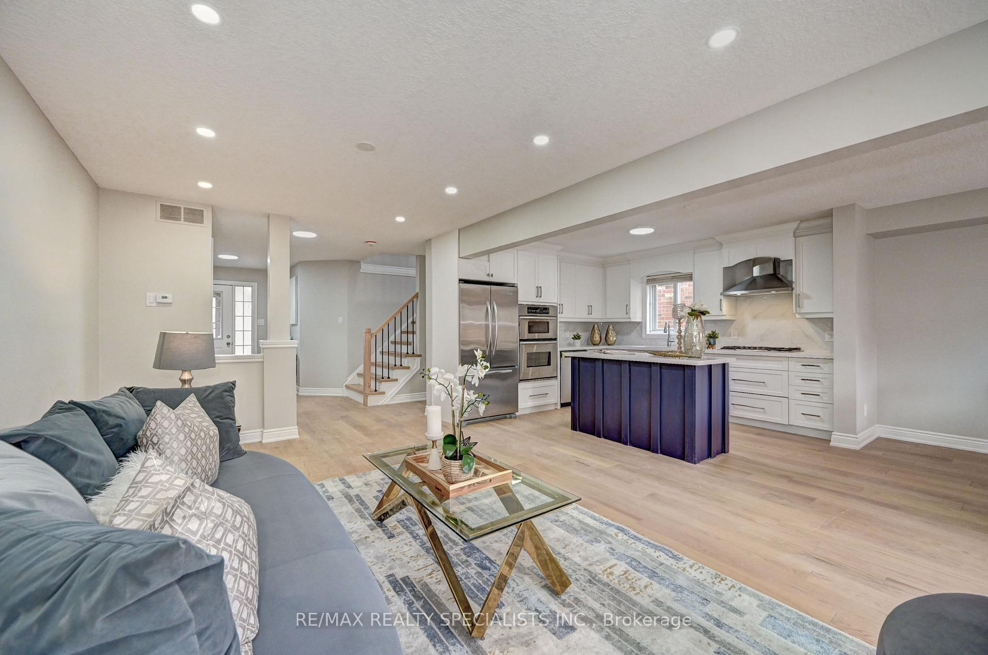 Photo 5 of 42 Bridleridge Street, Kitchener — HOMEH