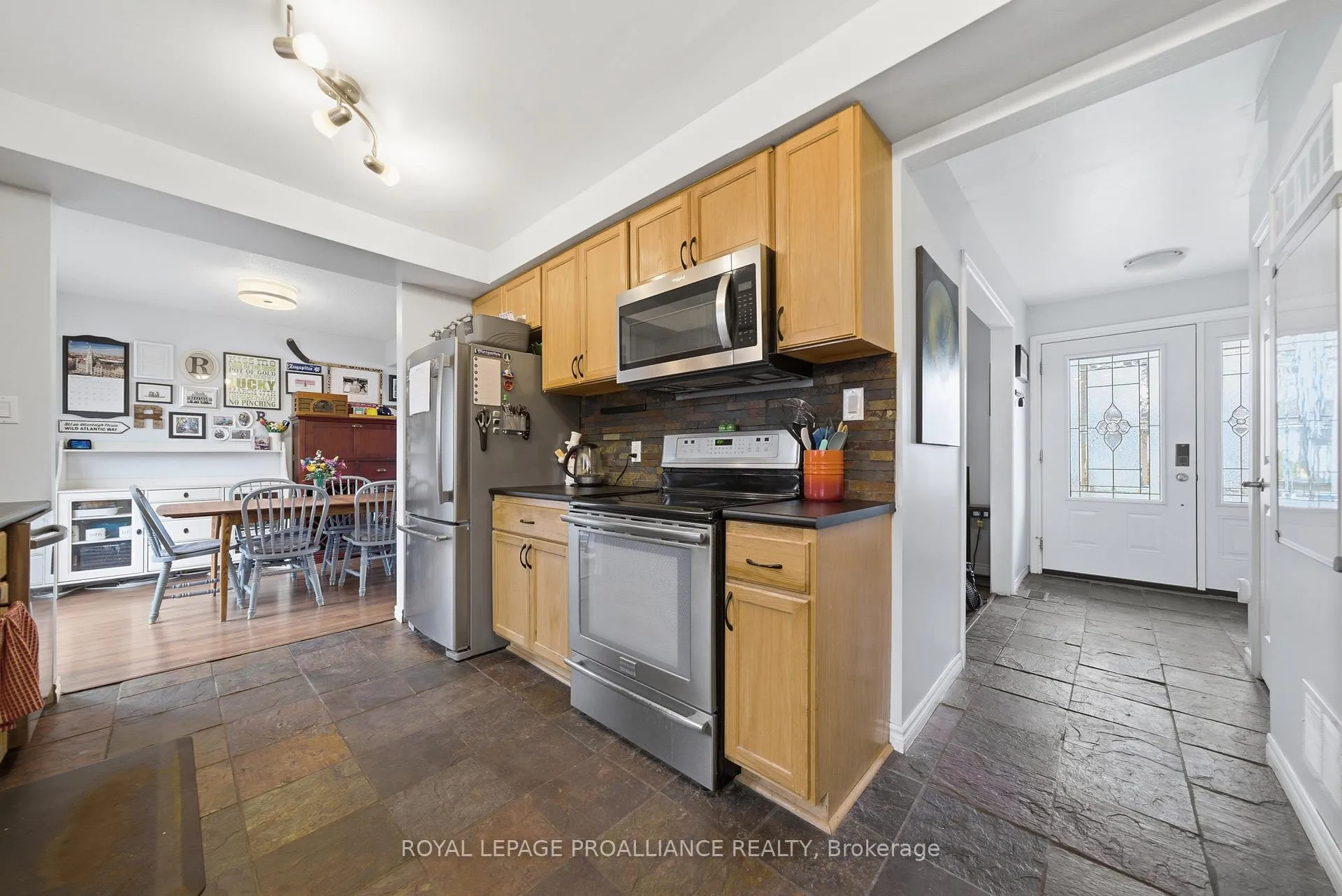 Photo 17 of 24 Austin Street, Quinte West, Trenton Ward — HOMEH