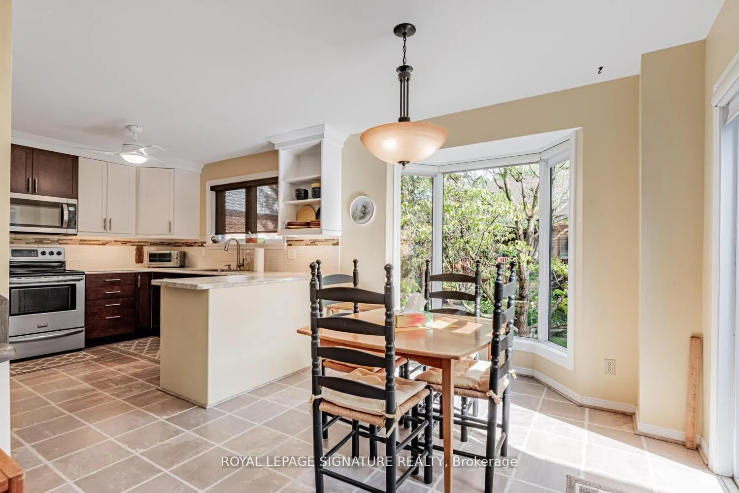 Photo 9 of 25 Riverview Road, New Tecumseth, Rural New Tecumseth — HOMEH
