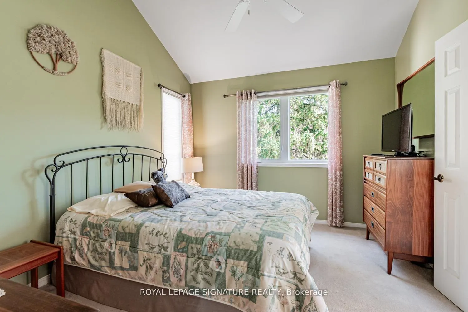 Photo 18 of 25 Riverview Road, New Tecumseth, Rural New Tecumseth — HOMEH