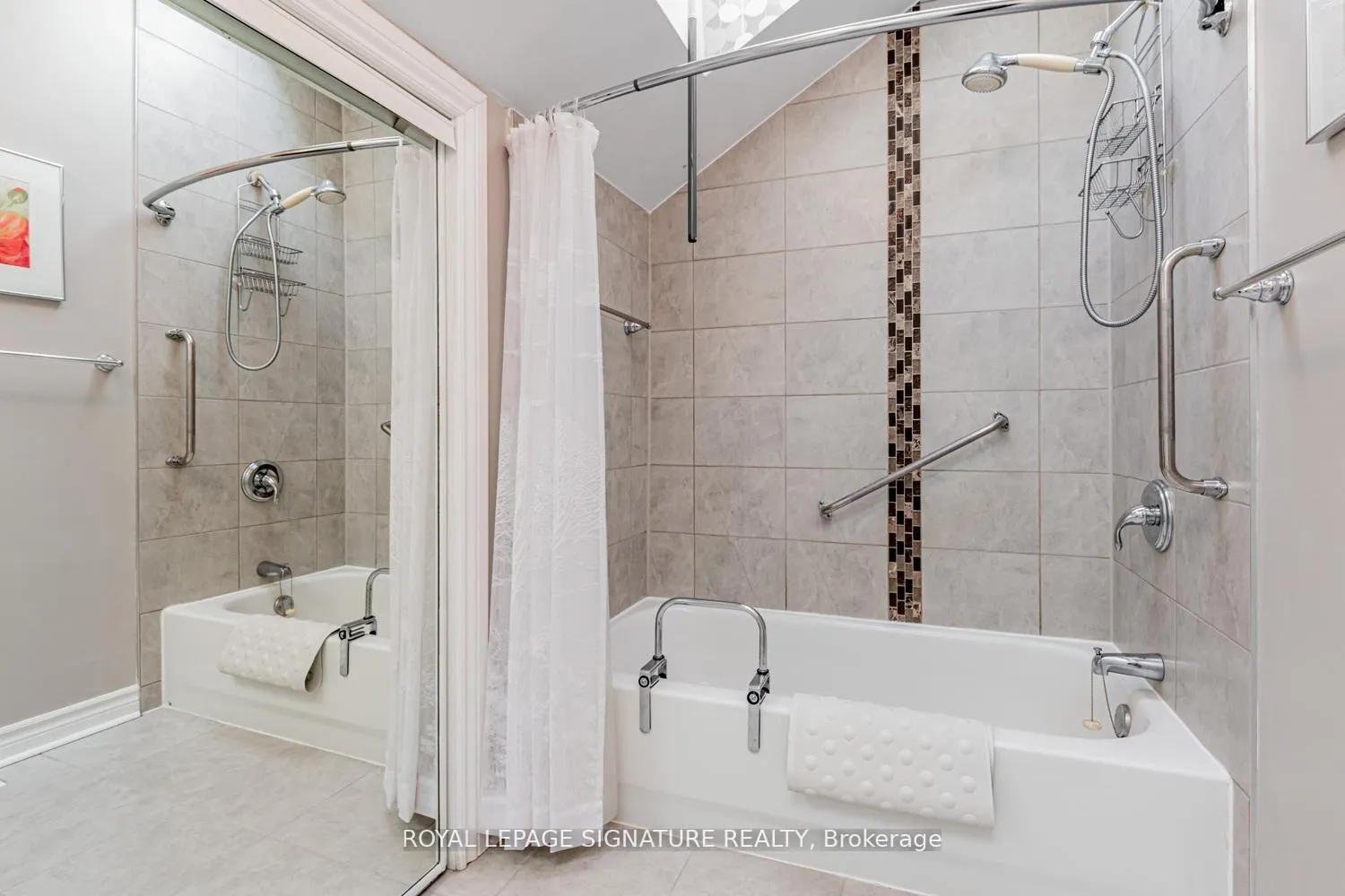 Photo 21 of 25 Riverview Road, New Tecumseth, Rural New Tecumseth — HOMEH