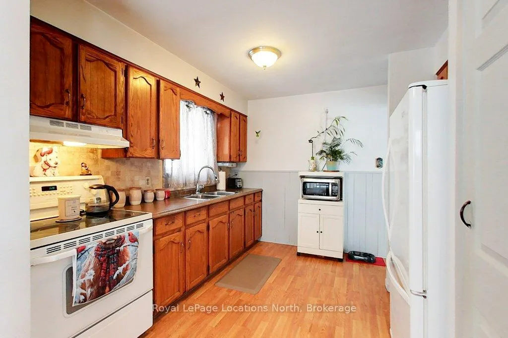 Photo 14 of 56 Lorne Avenue, Collingwood — HOMEH