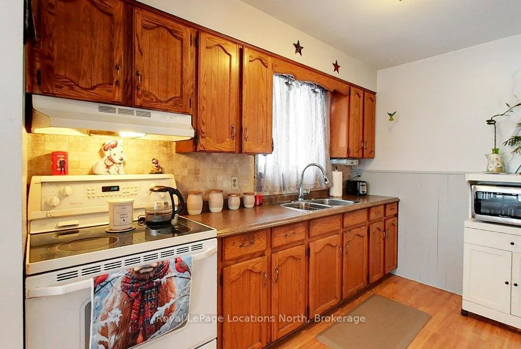 Photo 15 of 56 Lorne Avenue, Collingwood — HOMEH