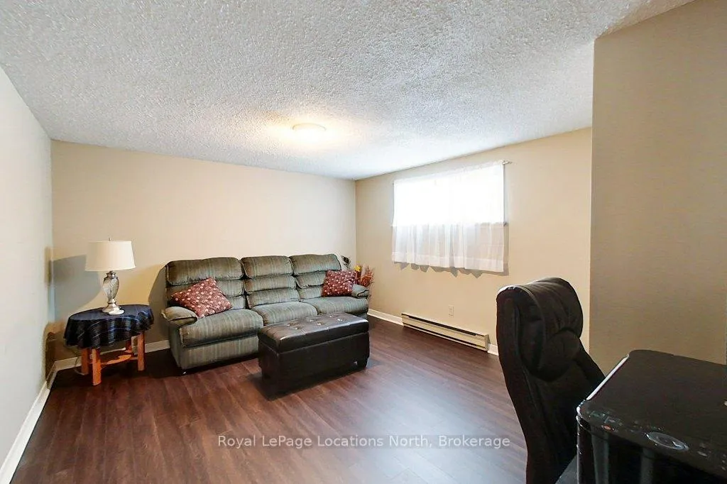 Photo 31 of 56 Lorne Avenue, Collingwood — HOMEH