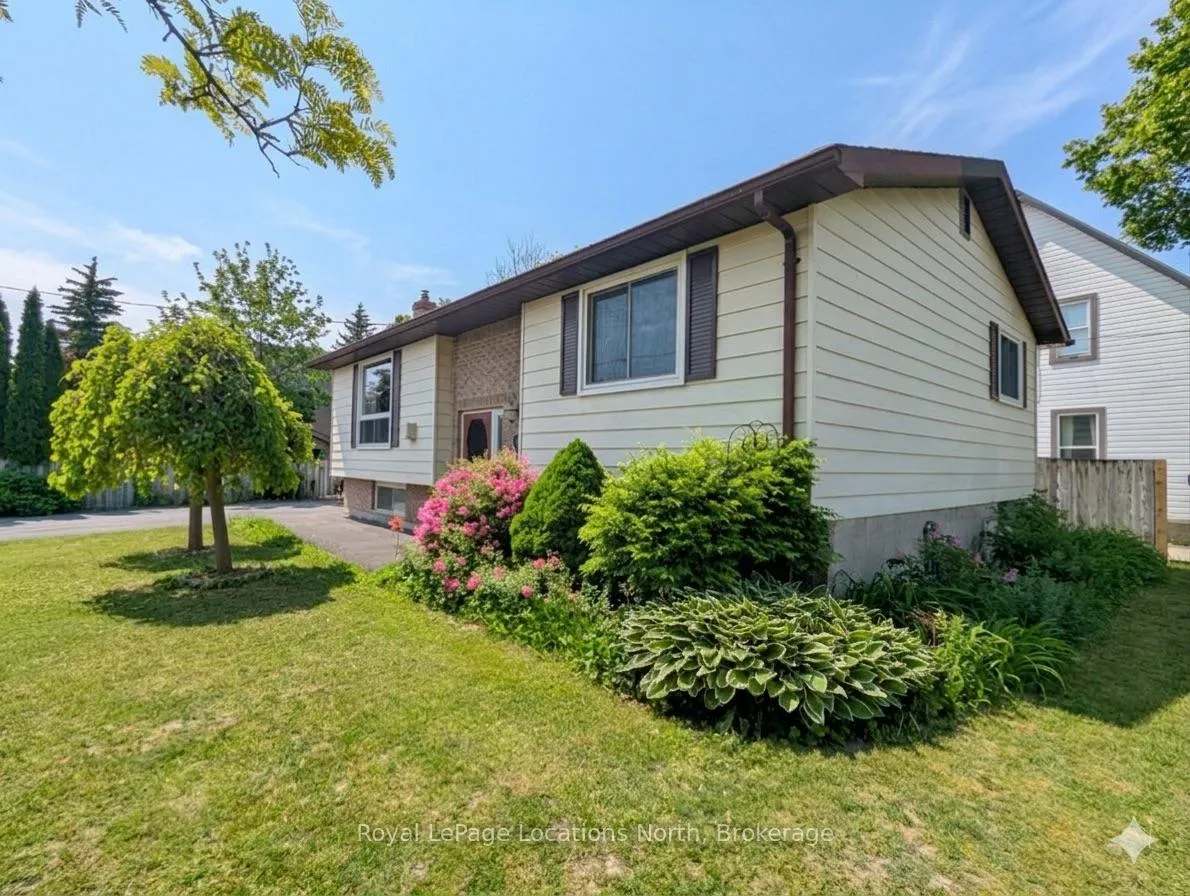 Photo 1 of 56 Lorne Avenue, Collingwood — HOMEH