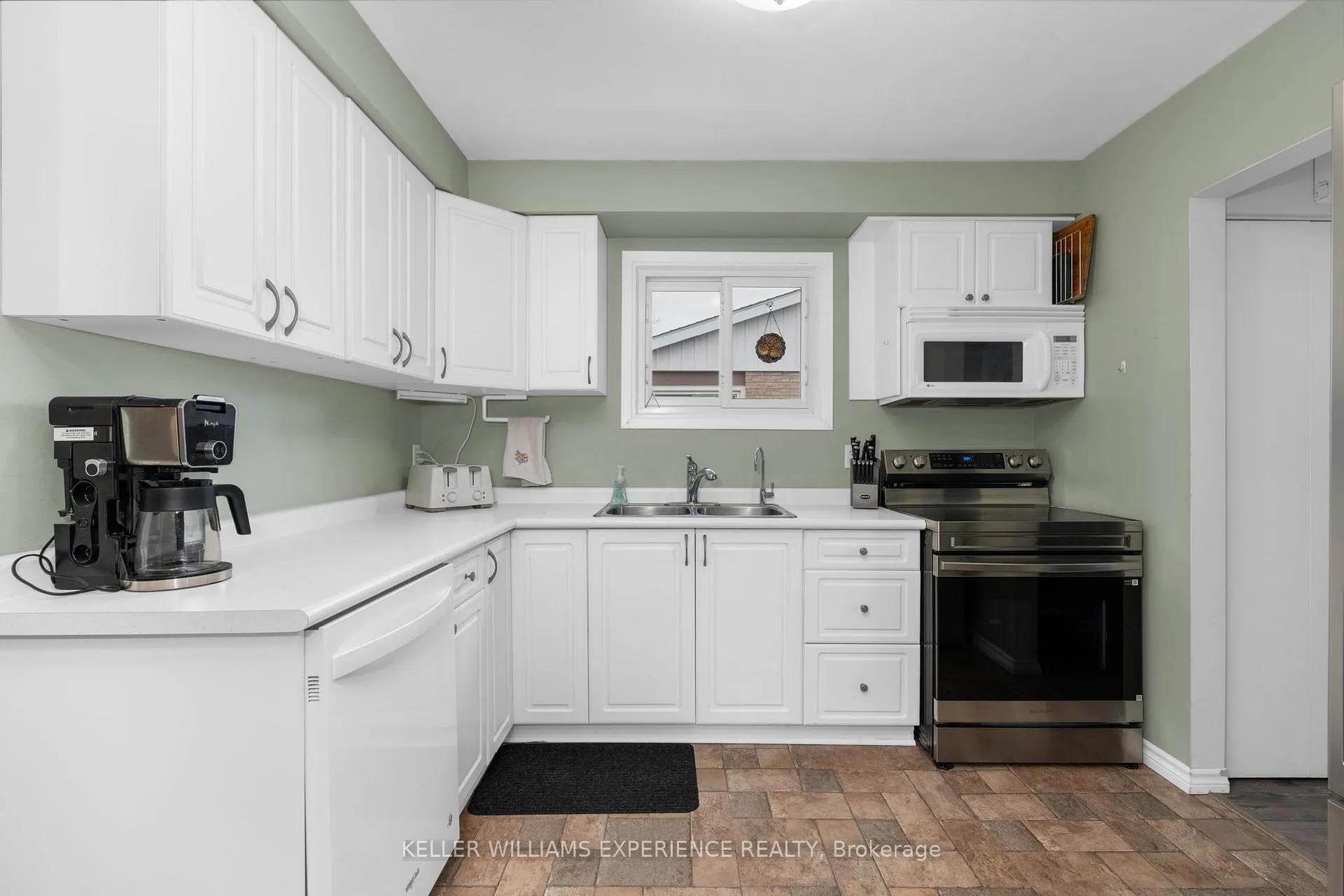 Photo 5 of Unit A, 16 John Street, Penetanguishene — HOMEH