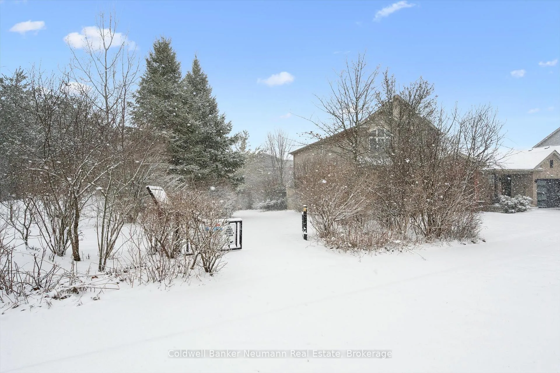 Photo 2 of 150 Lynch Circle, Guelph, Pineridge/Westminster Woods — HOMEH