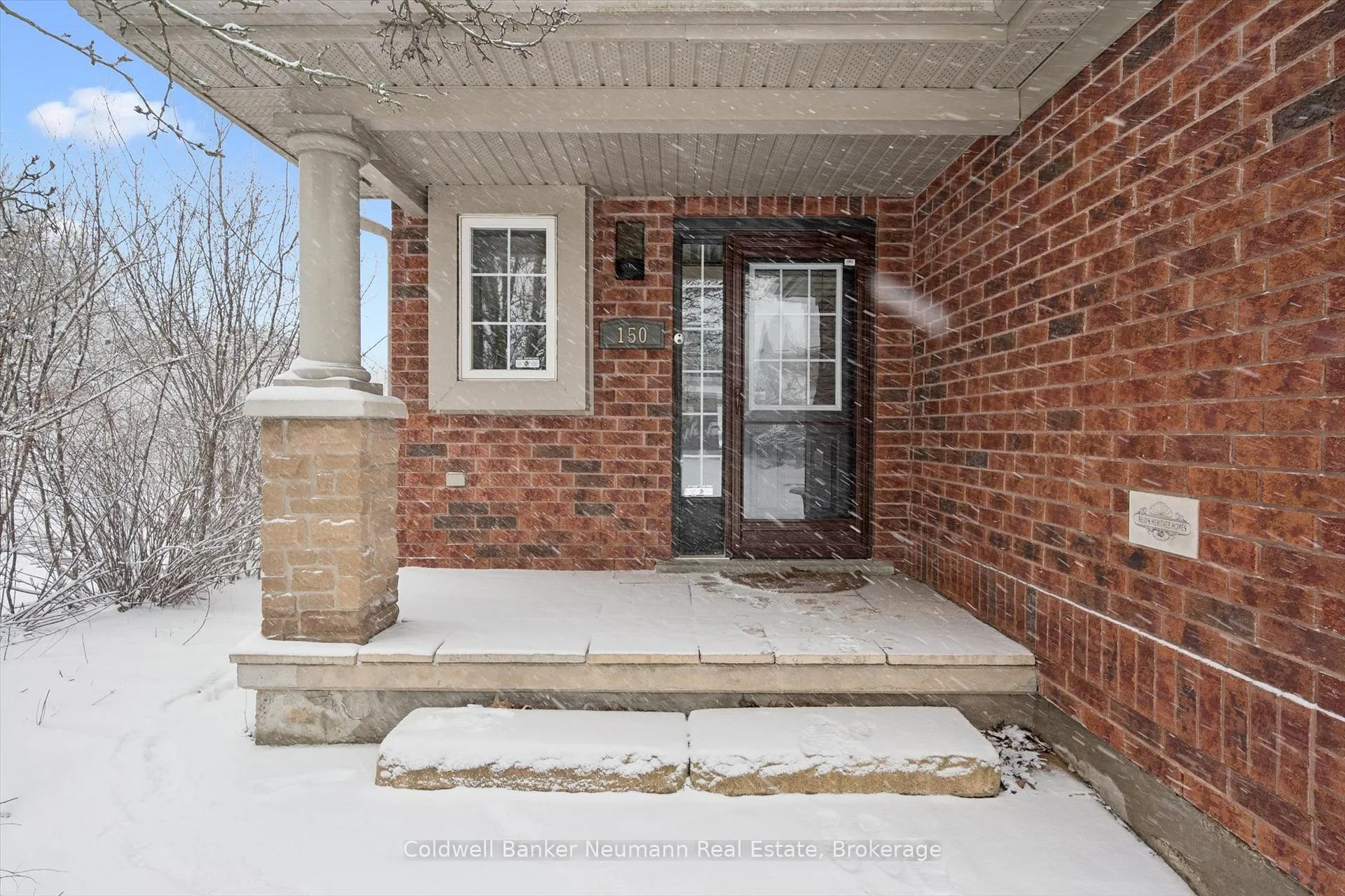 Photo 3 of 150 Lynch Circle, Guelph, Pineridge/Westminster Woods — HOMEH