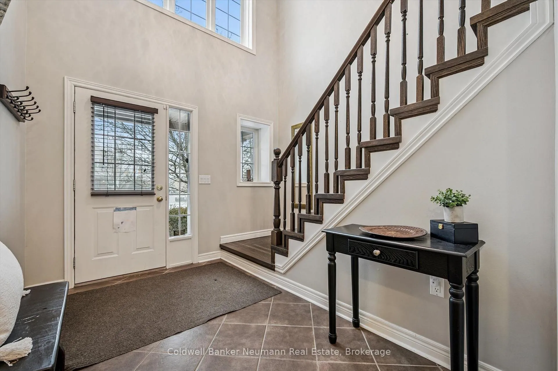 Photo 4 of 150 Lynch Circle, Guelph, Pineridge/Westminster Woods — HOMEH