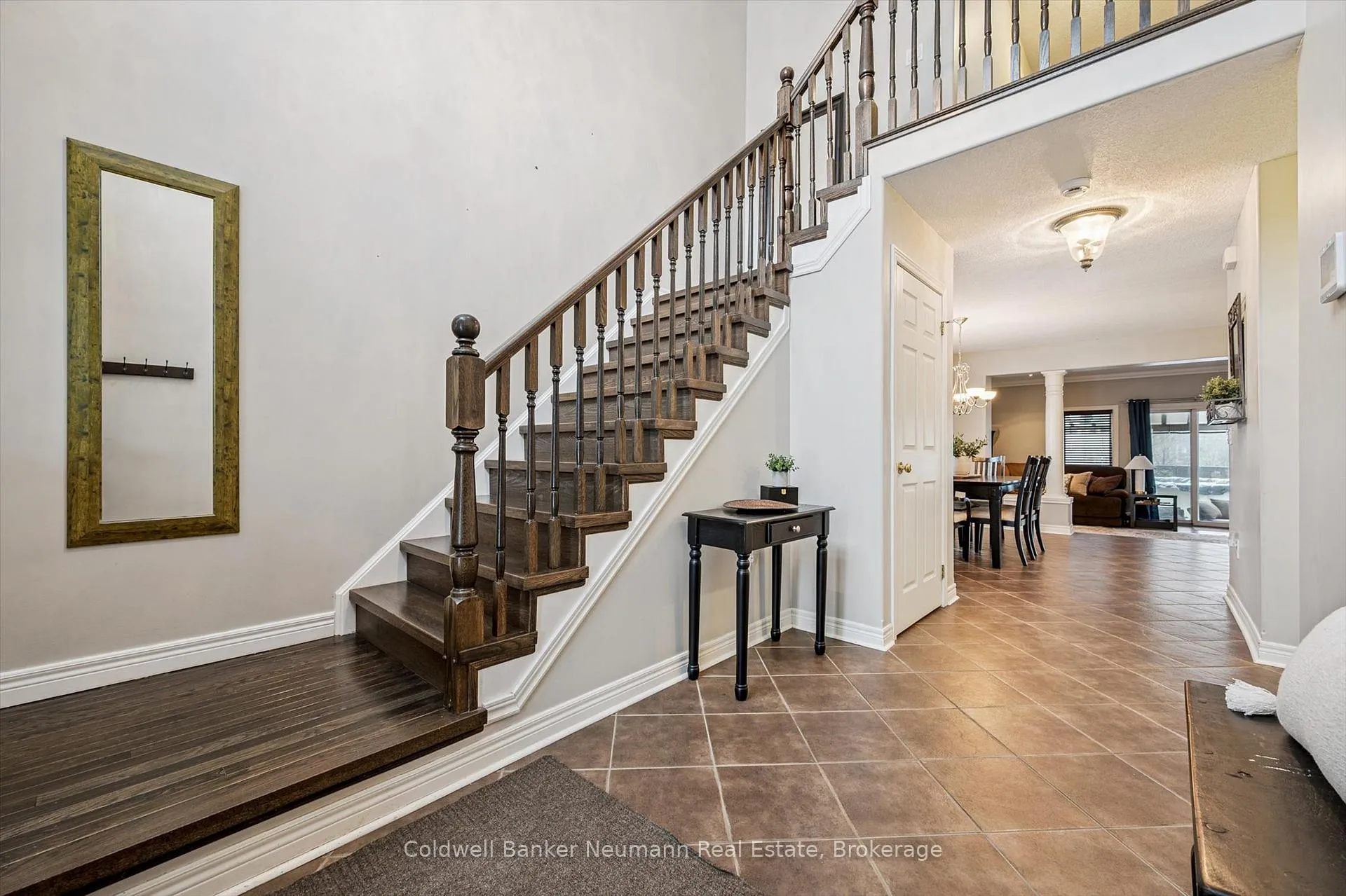 Photo 5 of 150 Lynch Circle, Guelph, Pineridge/Westminster Woods — HOMEH