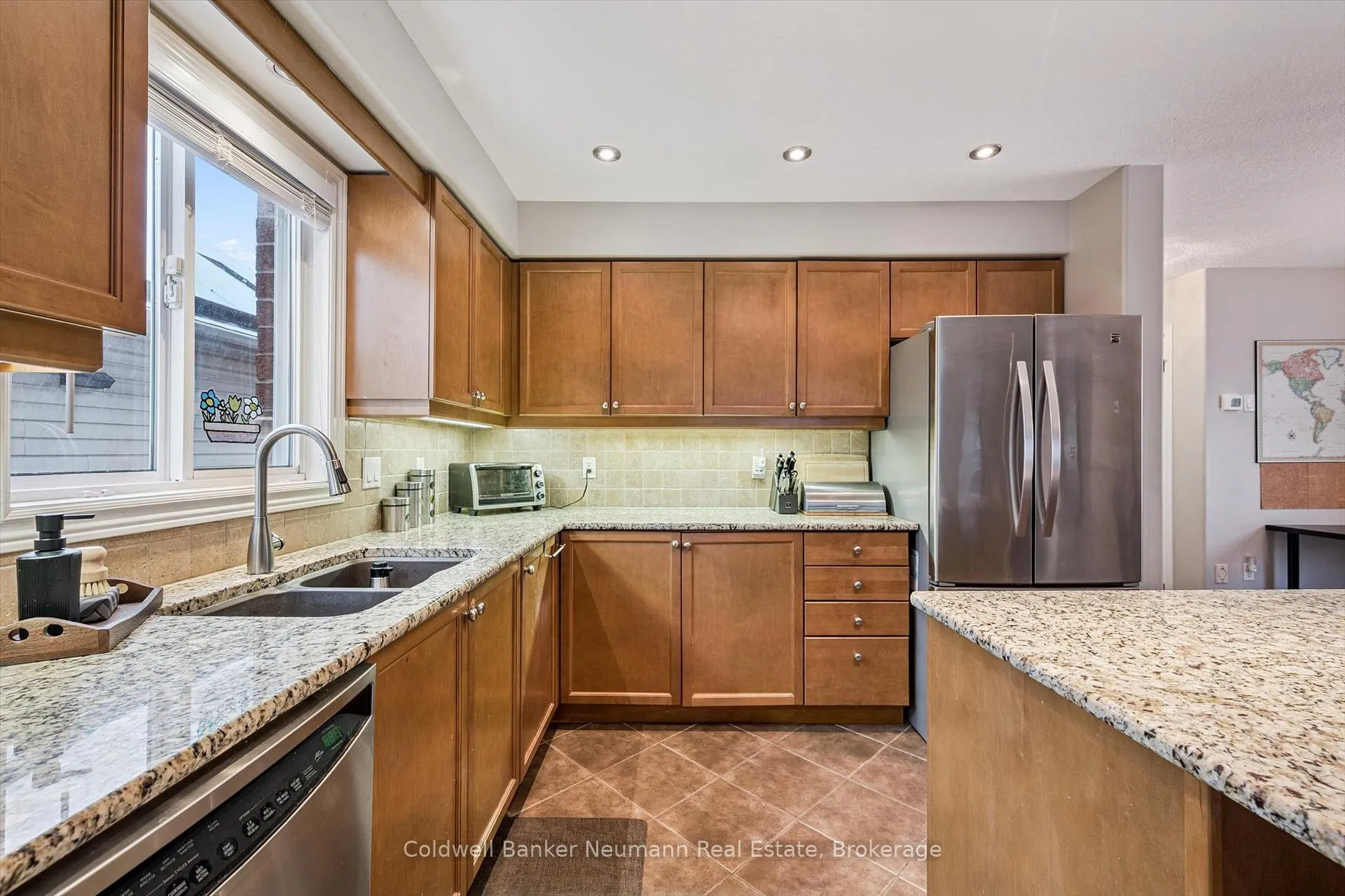 Photo 15 of 150 Lynch Circle, Guelph, Pineridge/Westminster Woods — HOMEH